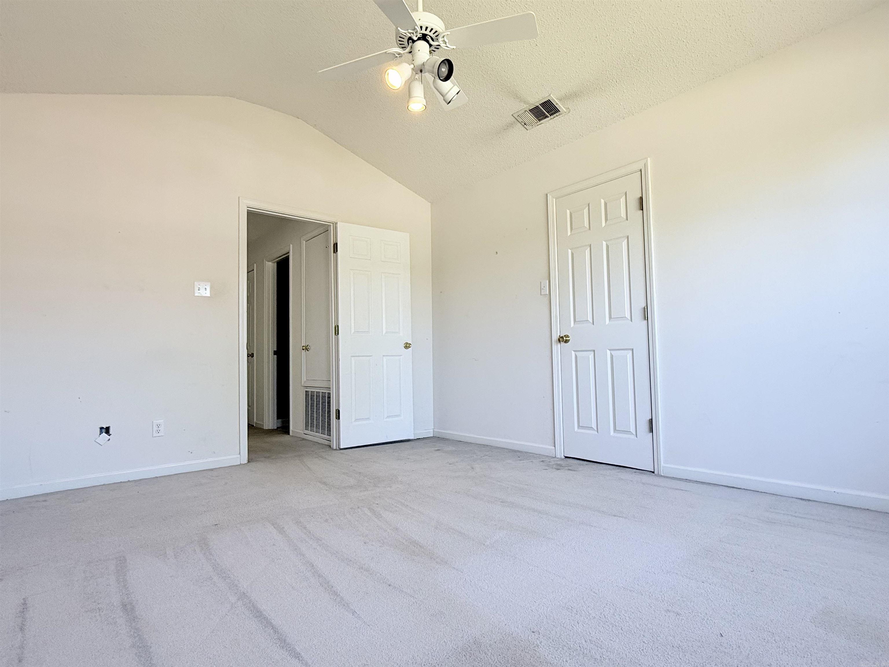 917 Timberwolf Trail Property Photo 33