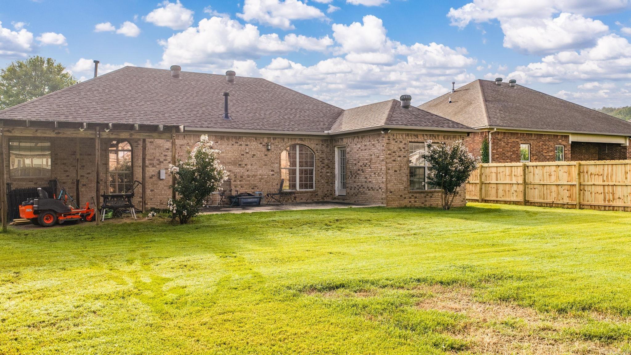 1745 Gardenia Property Photo 4