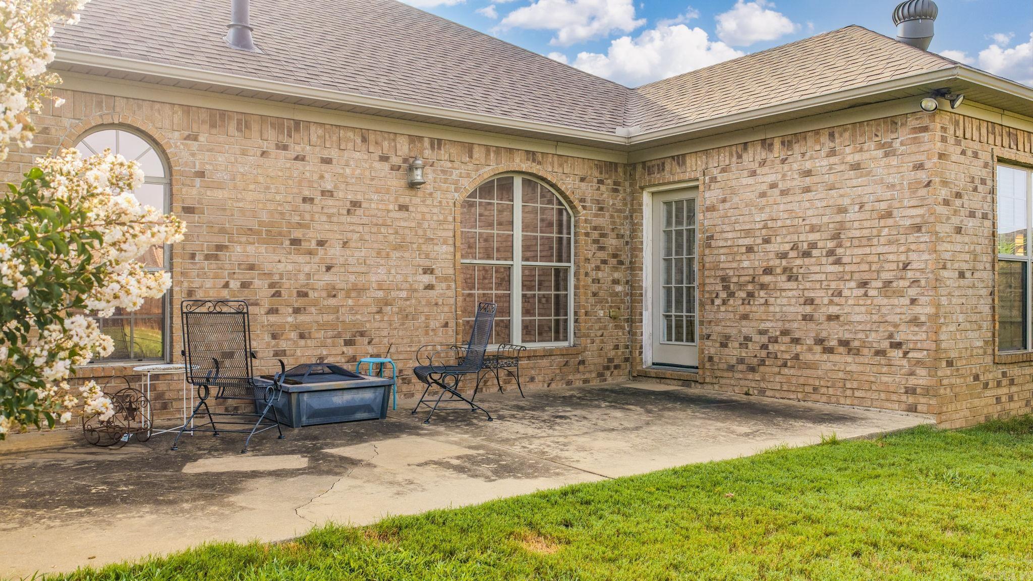 1745 Gardenia Property Photo 6