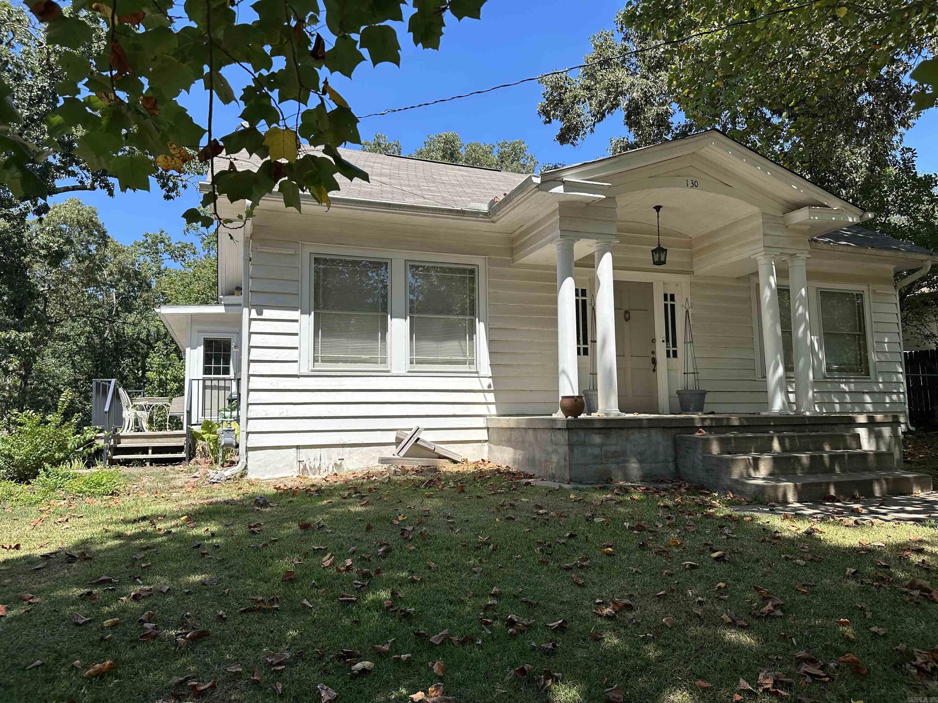 130 Circle Dr Drive Property Photo 1