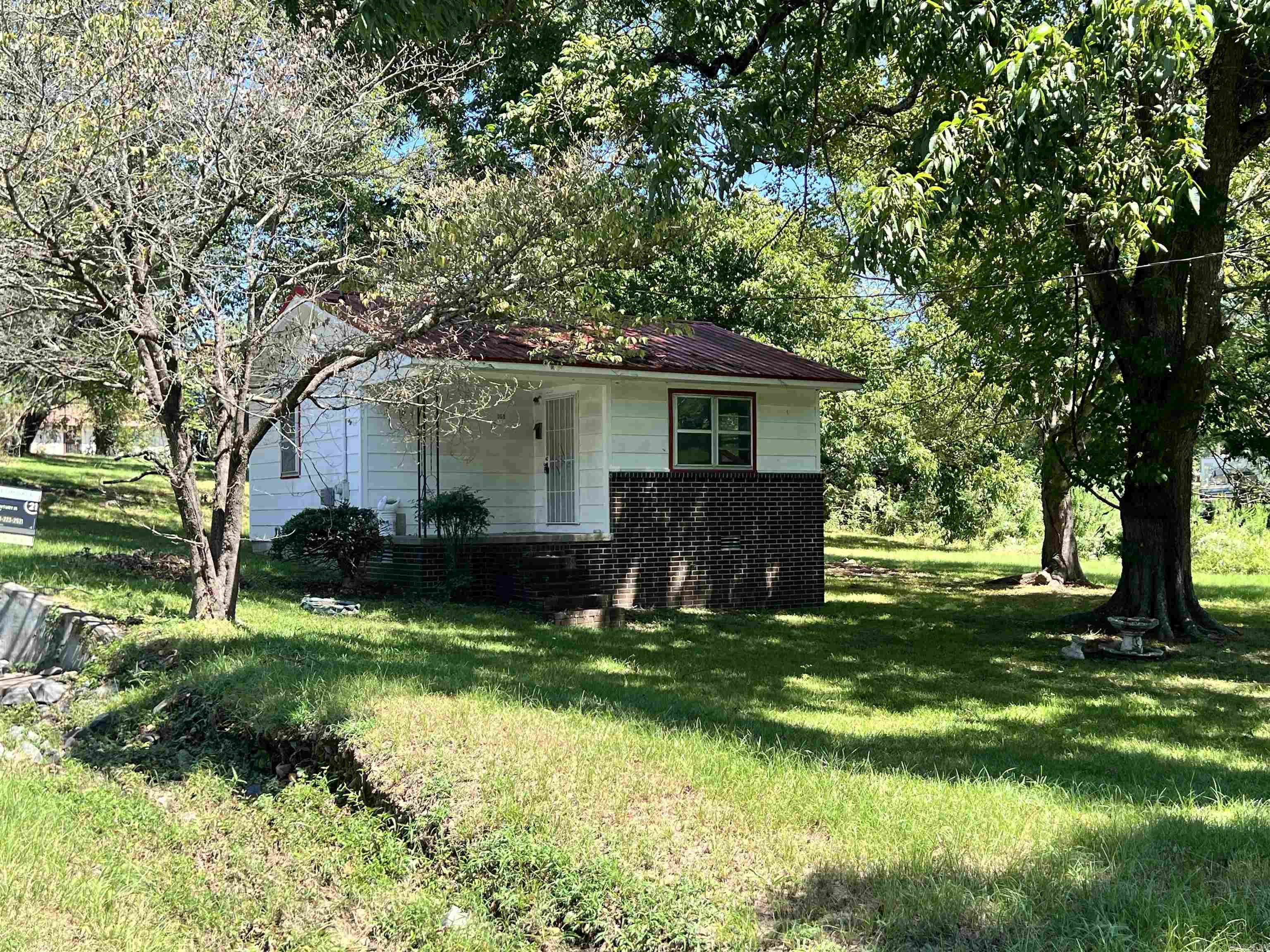 301 Pecan Street Property Photo 2