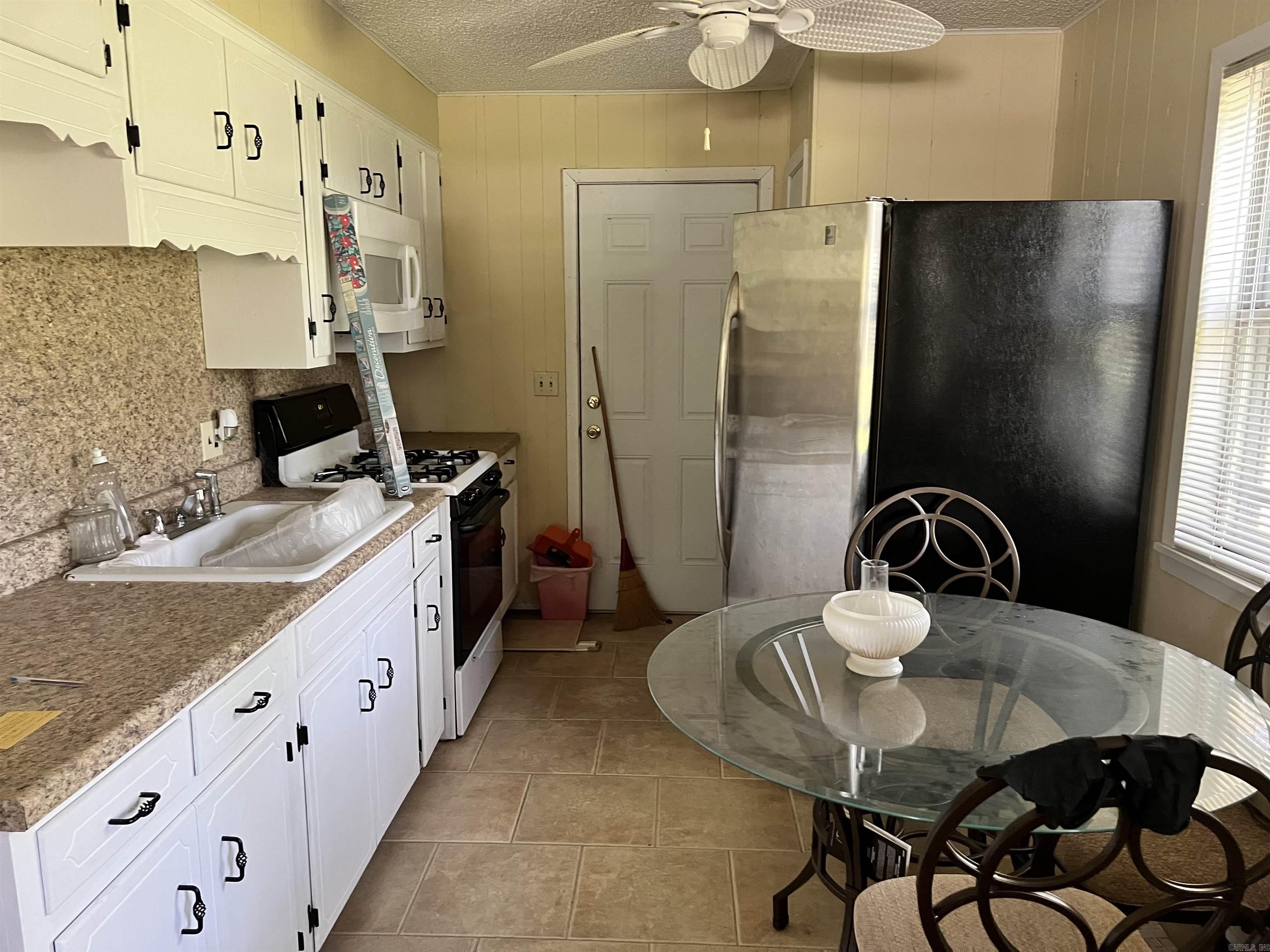 301 Pecan Street Property Photo 9