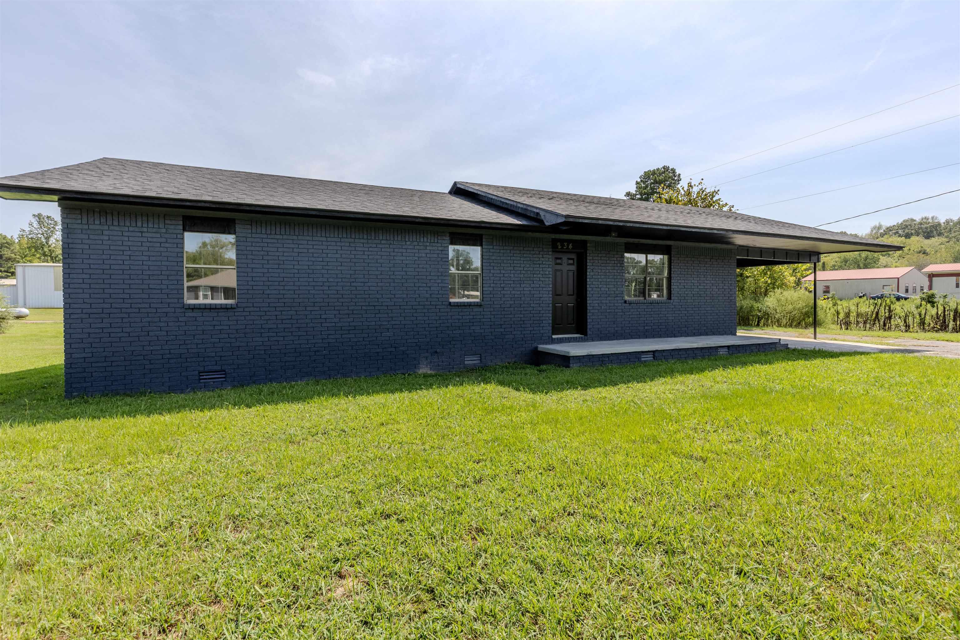 234 Peach Street Property Photo 2