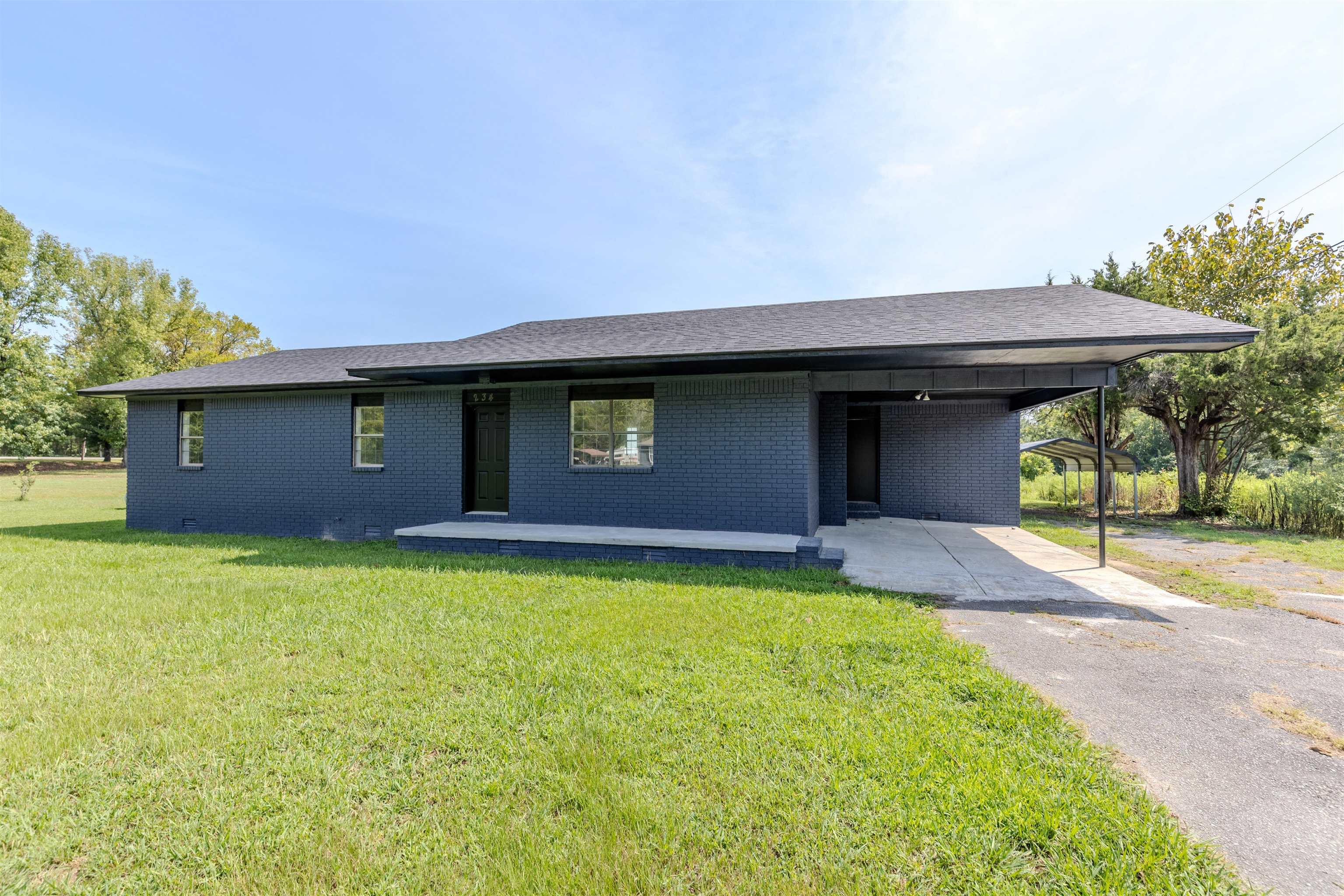 234 Peach Street Property Photo 3