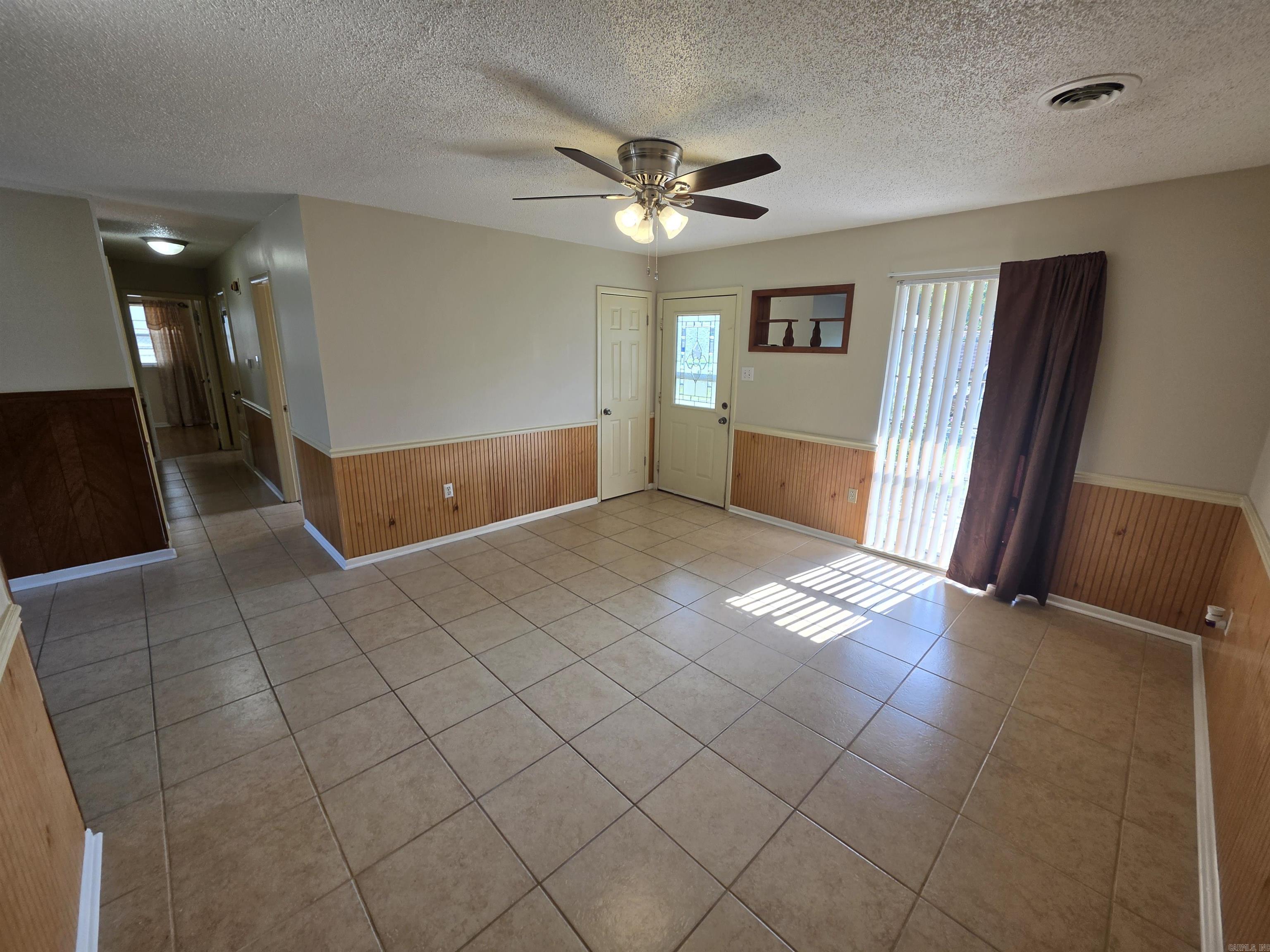 415 S Center Property Photo 4