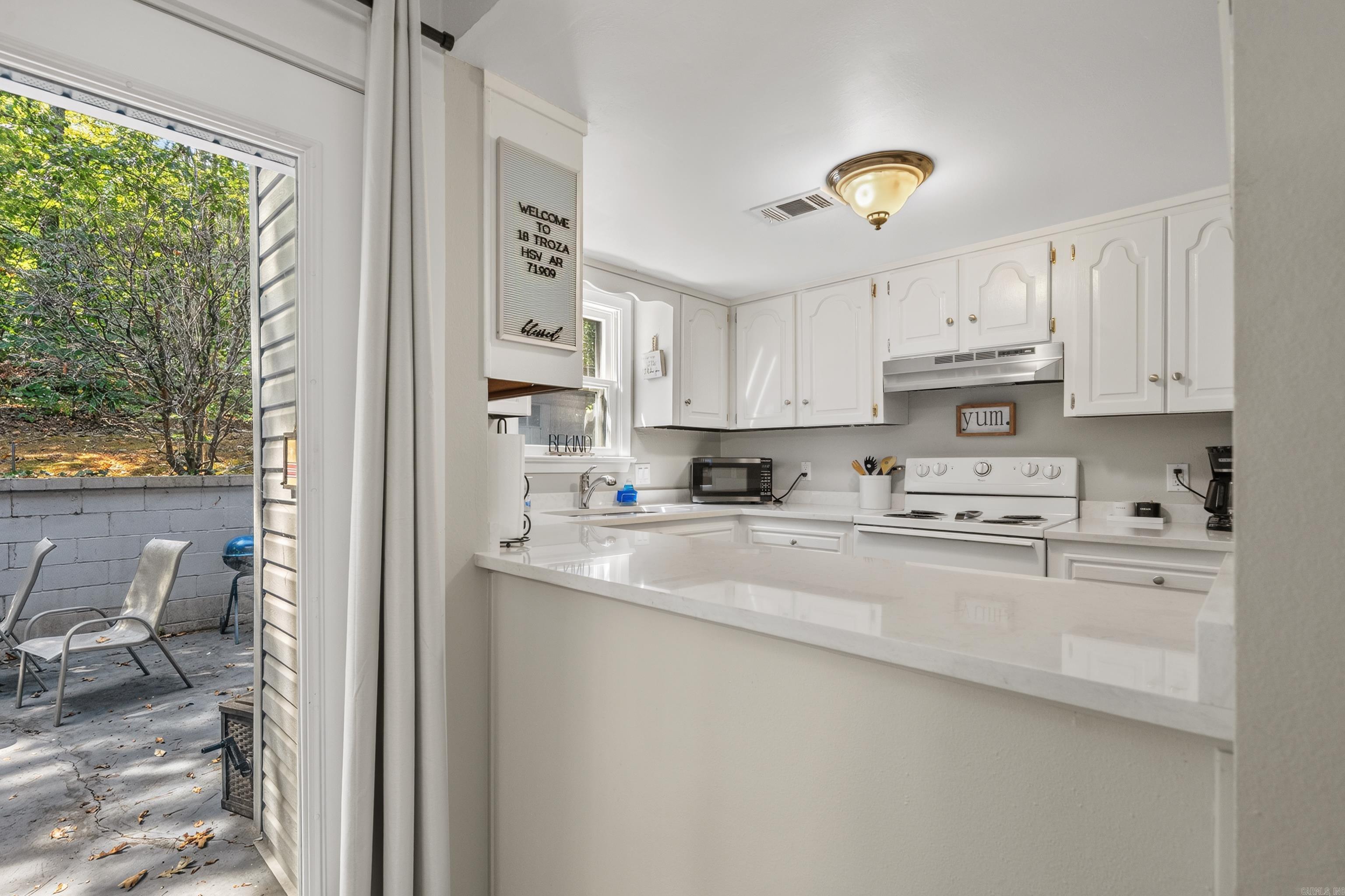 18 Troza Lane Property Photo 12