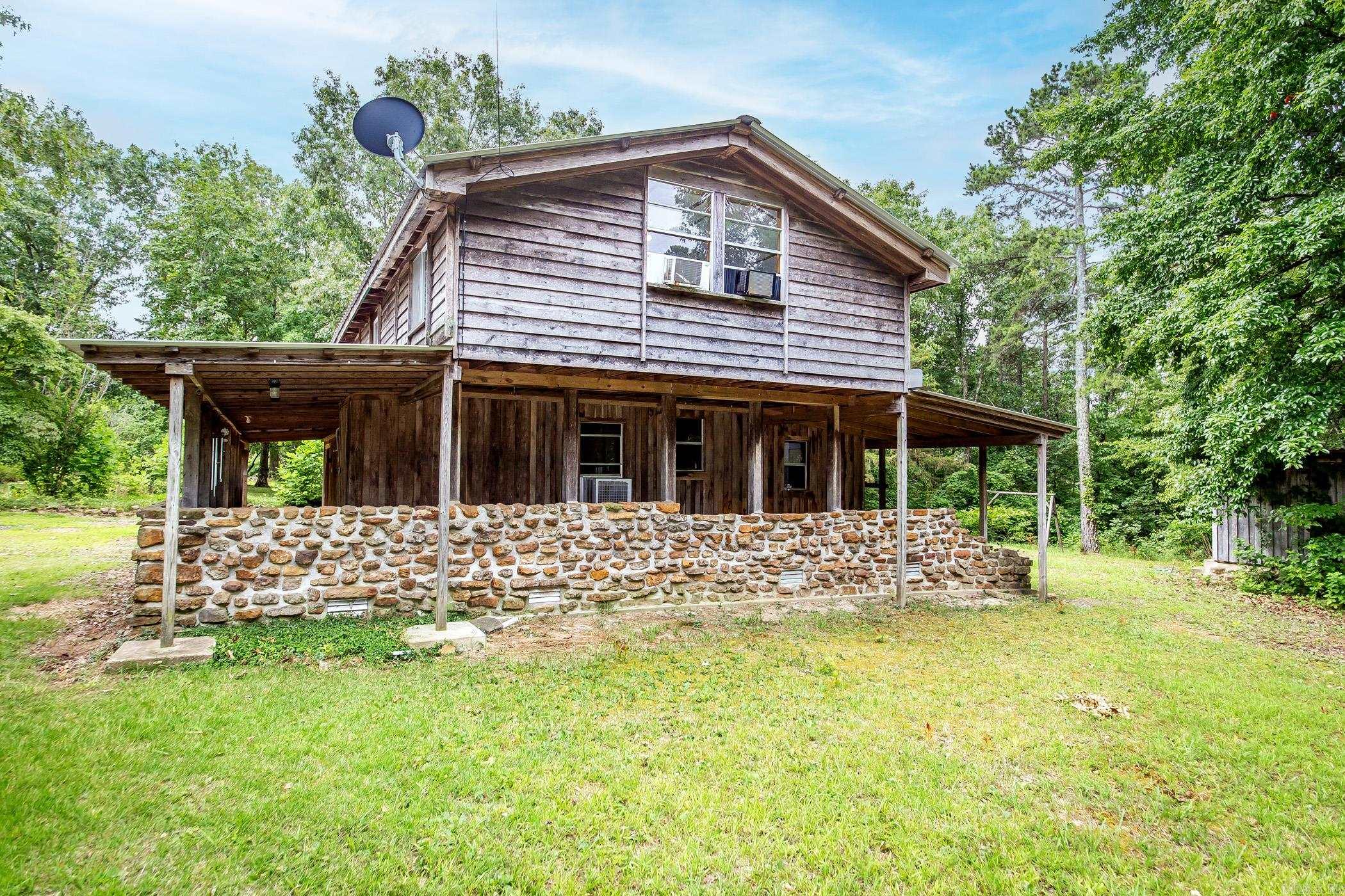 702 Ashwood Road Property Photo 3