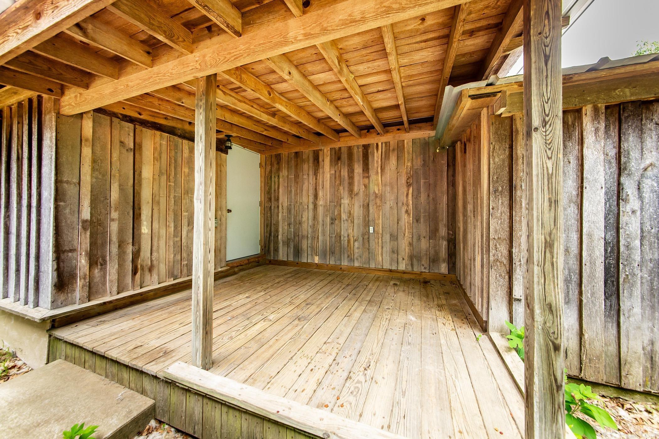 702 Ashwood Road Property Photo 40