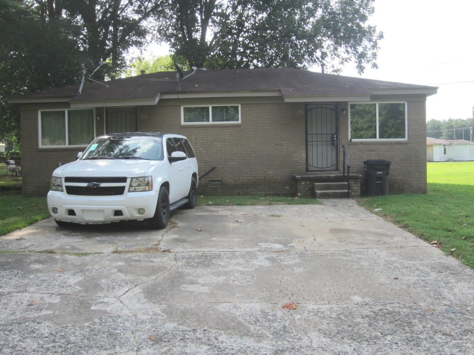 208-210 Smart Street Property Photo 11