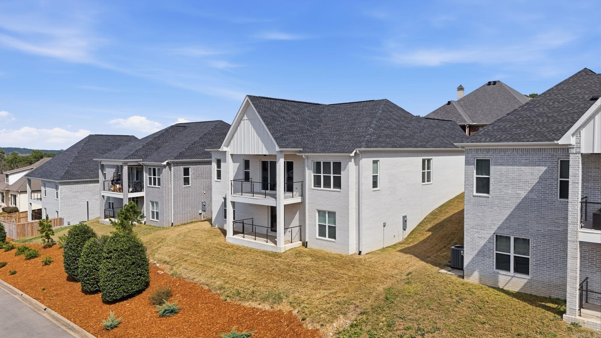 83 Tournay Circle Property Photo 42