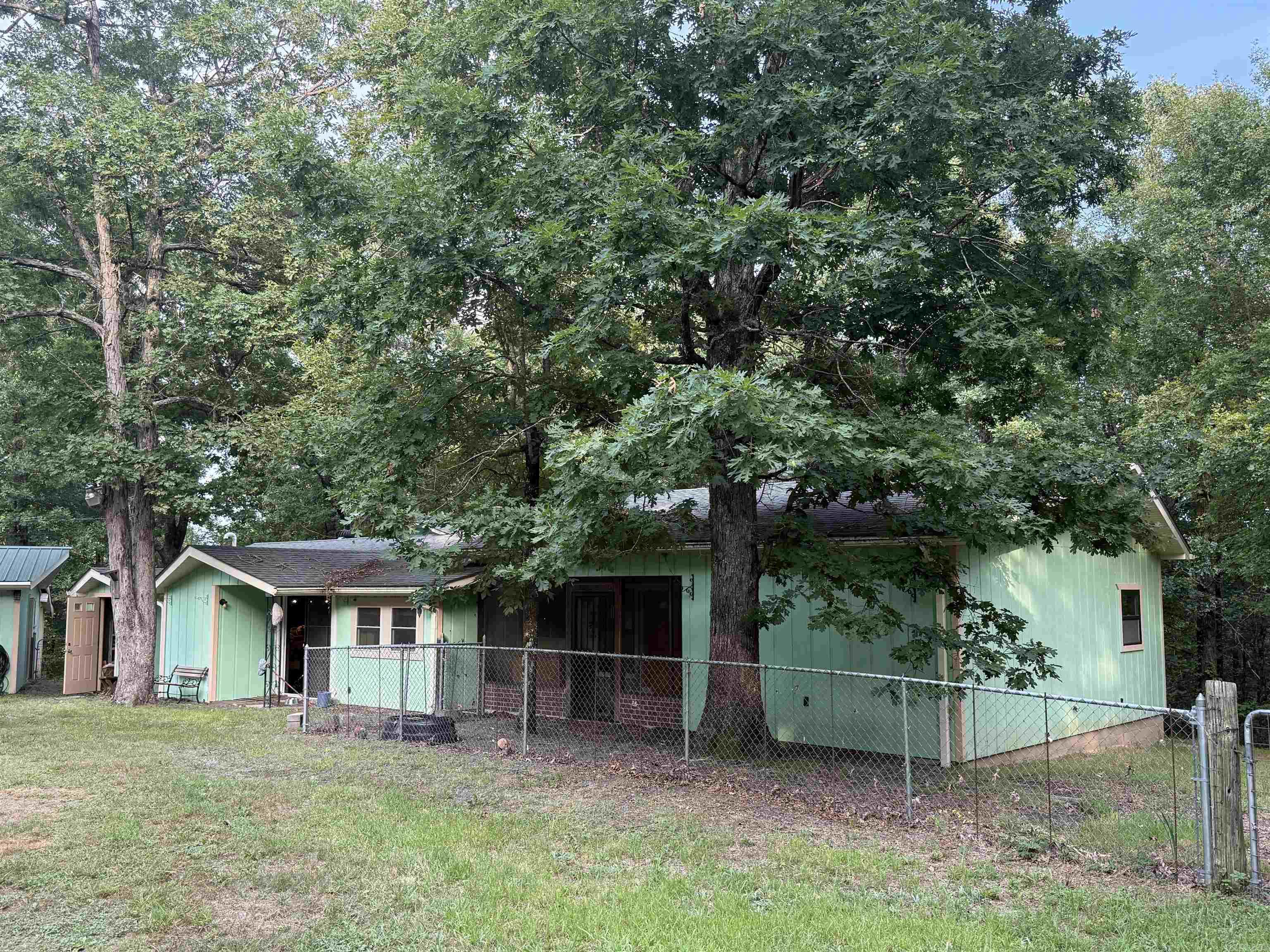 14616 N 65 Highway Property Photo 1