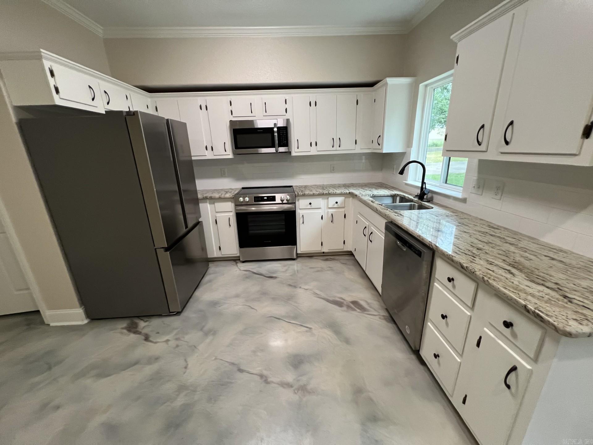 1024 Welch Street Property Photo 5