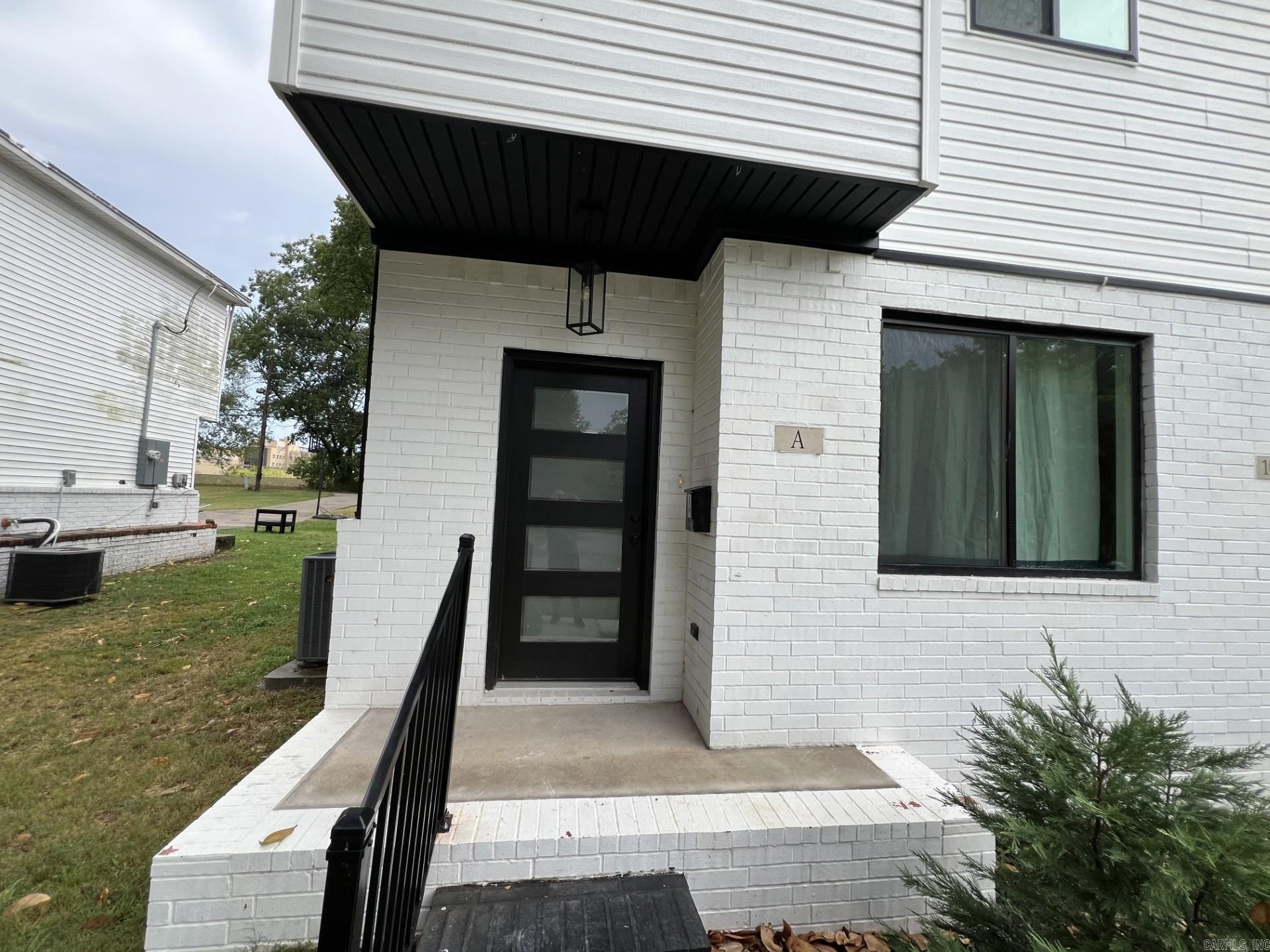 1024 Welch Street Property Photo 8