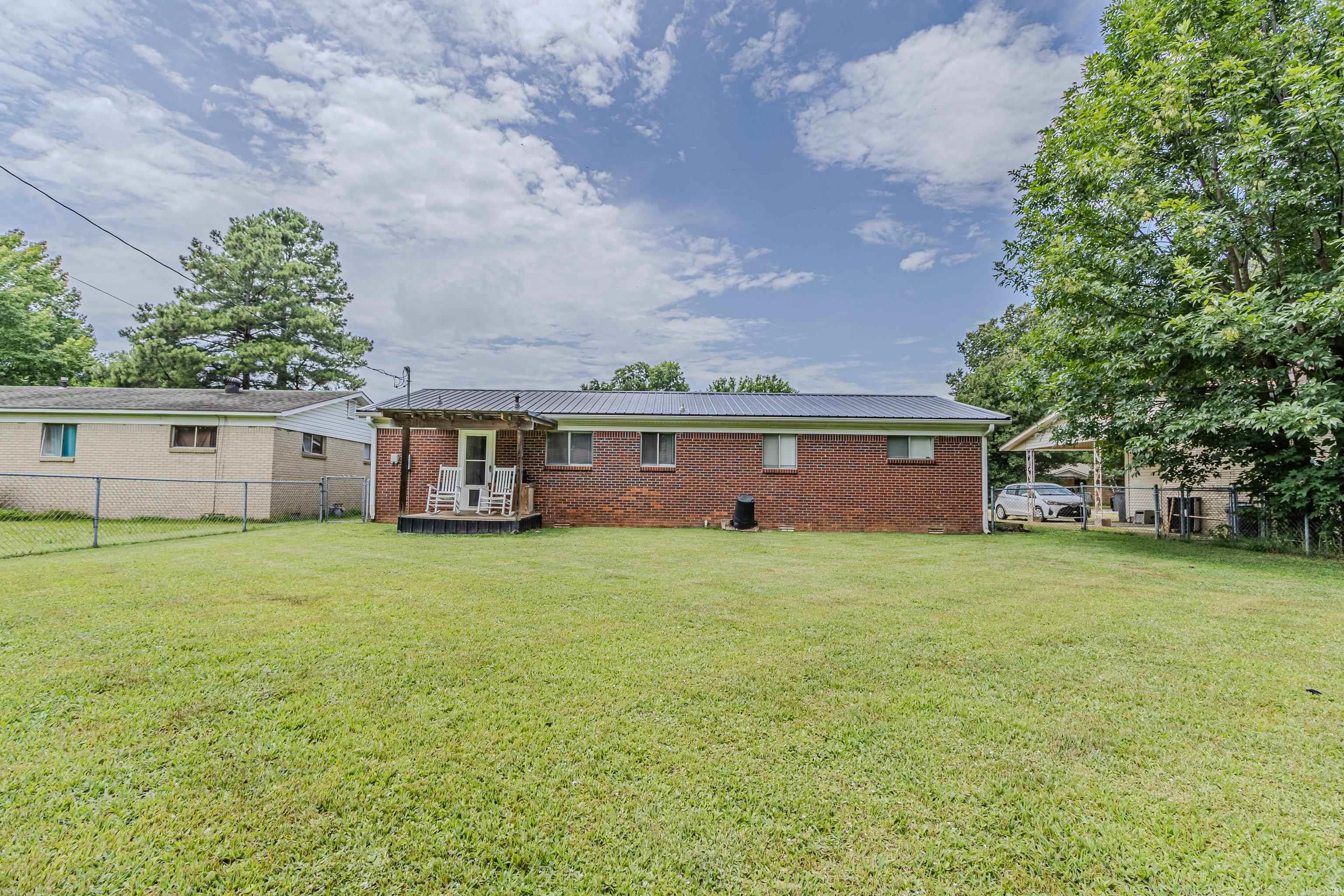 511 N 9 1/2 St Property Photo 17