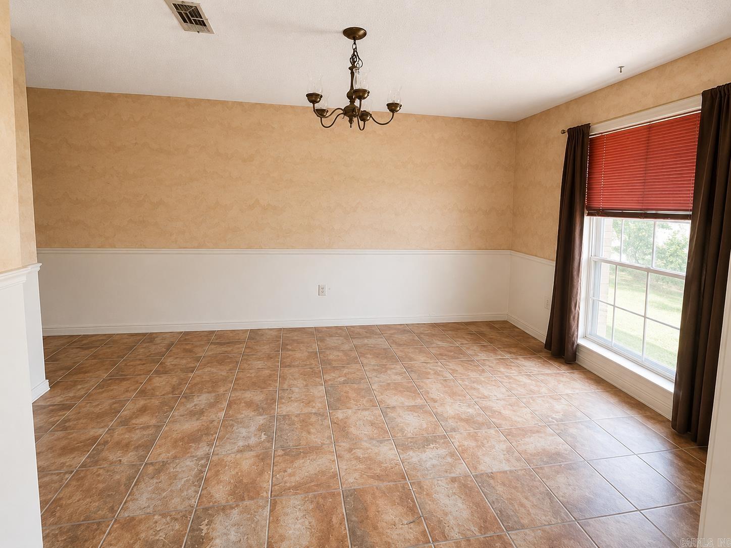 125 Leewood Drive Property Photo 3