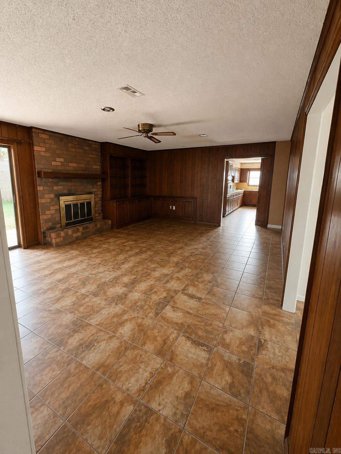 125 Leewood Drive Property Photo 4