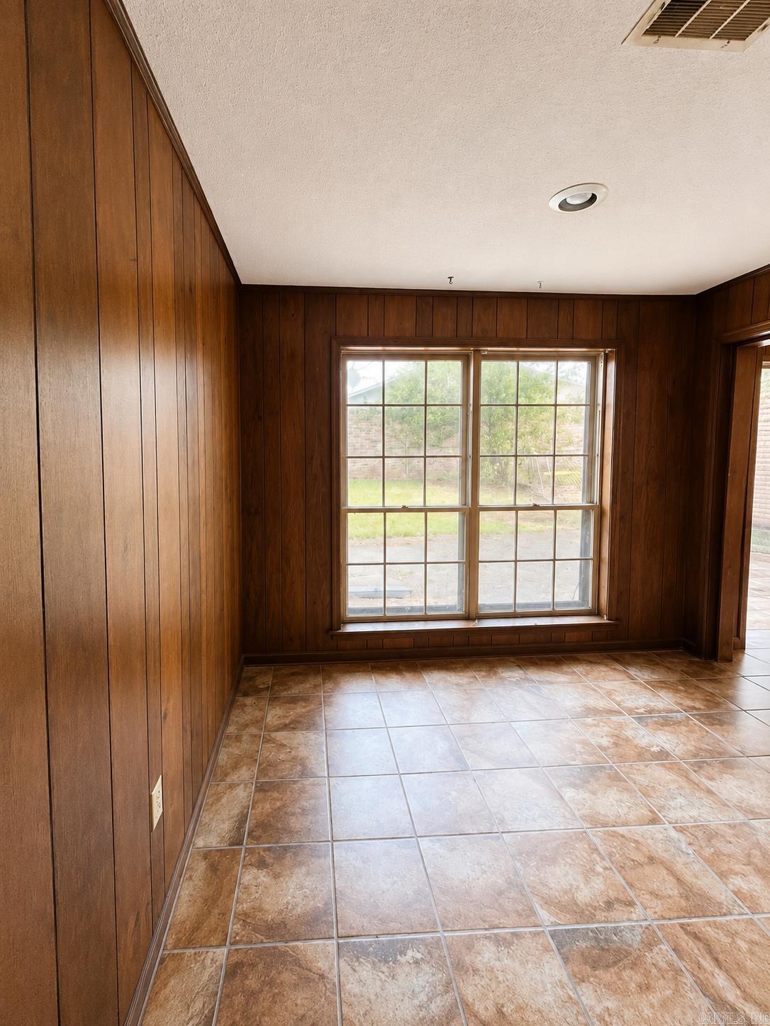 125 Leewood Drive Property Photo 9