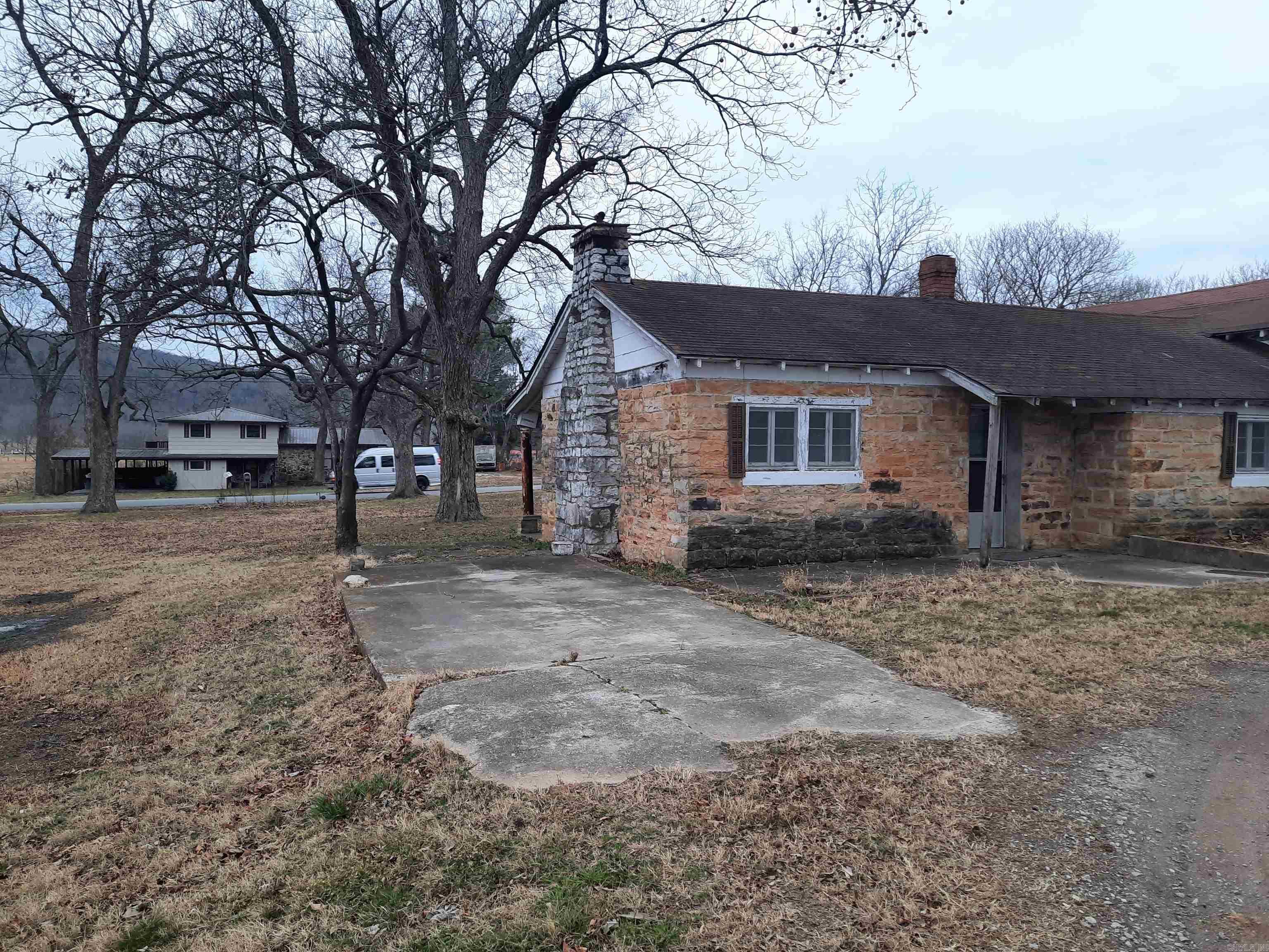 305 Service Street Property Photo 1