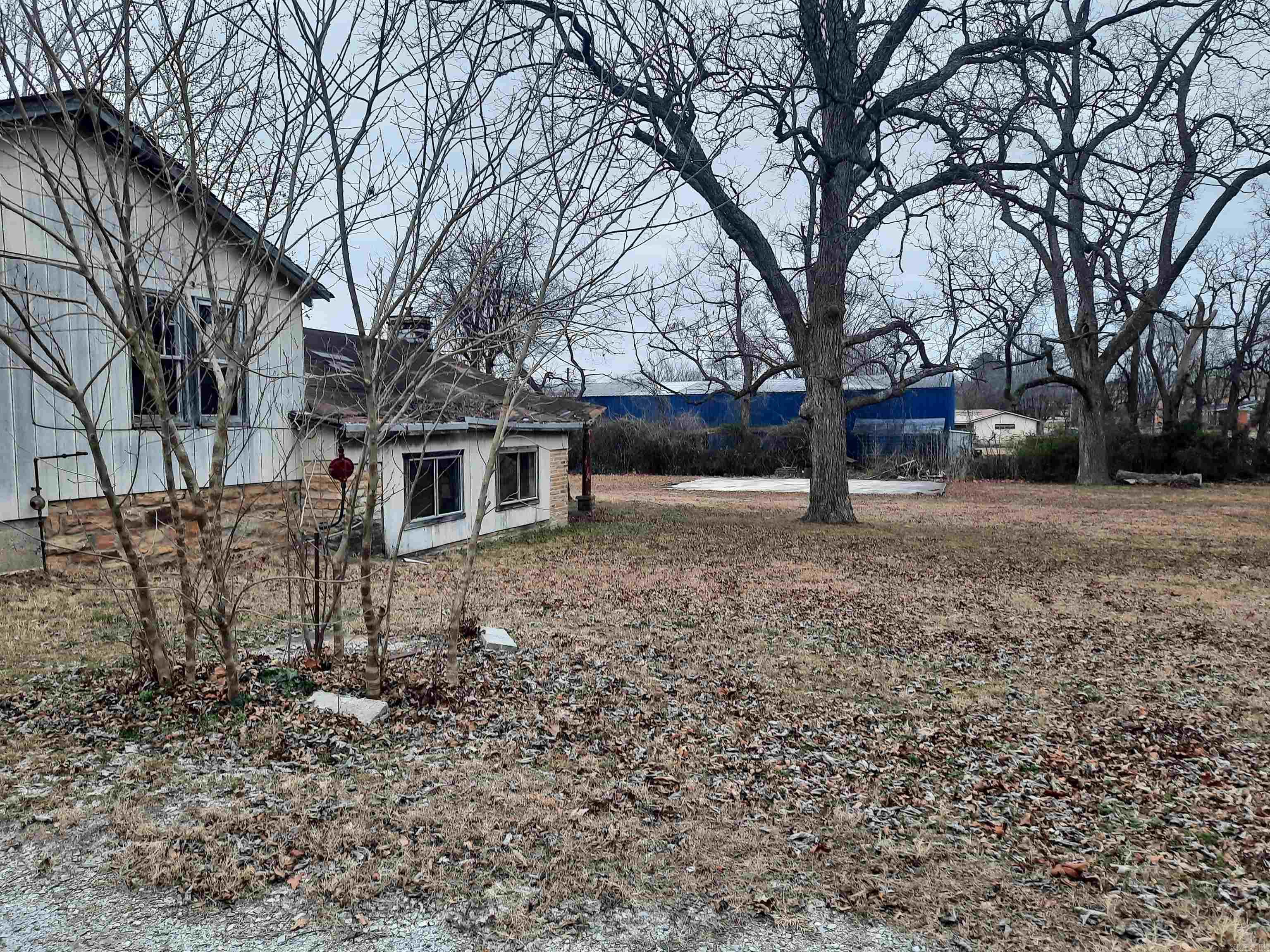 305 Service Street Property Photo 12