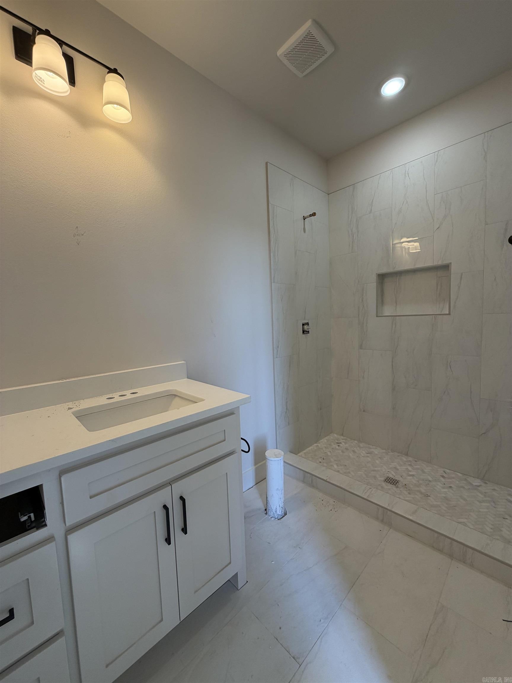 13017 Arthur Lane Property Photo 8
