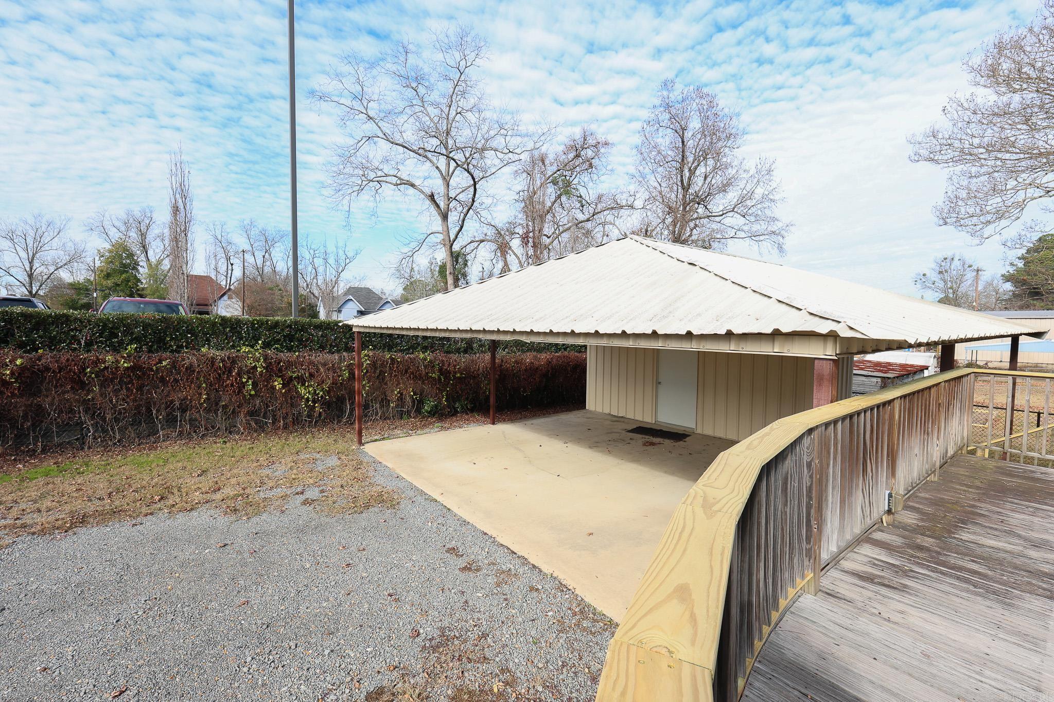 602 N Jackson Ave Property Photo 17