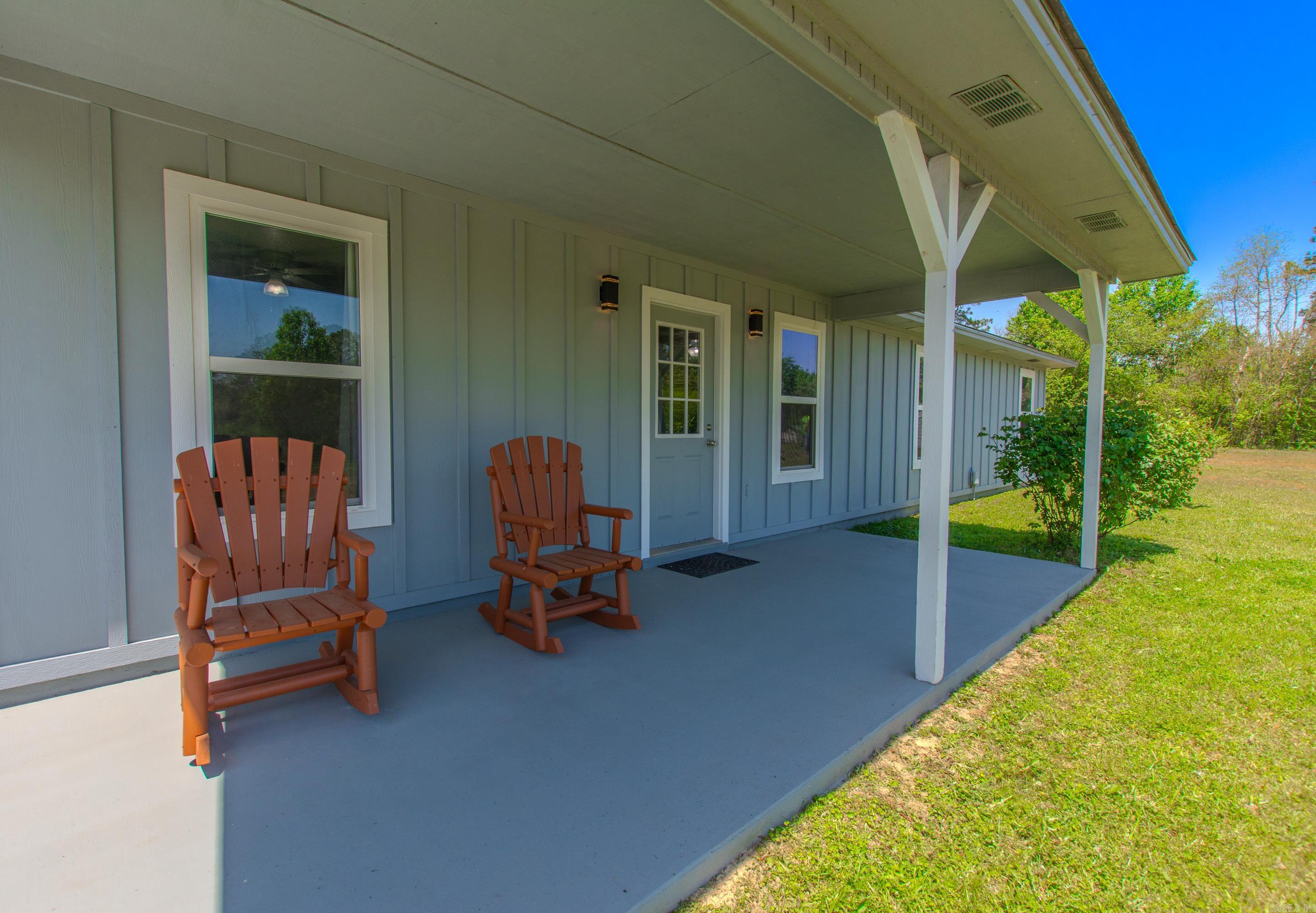 17 S Highway 369 Property Photo 2