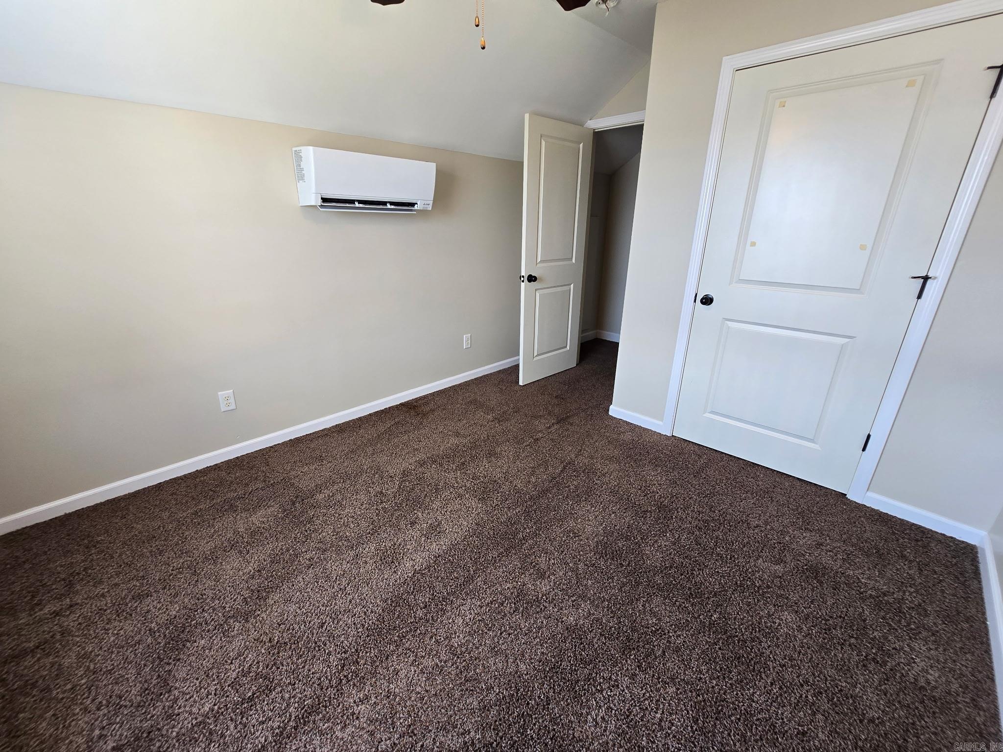 605 S First Street Property Photo 6