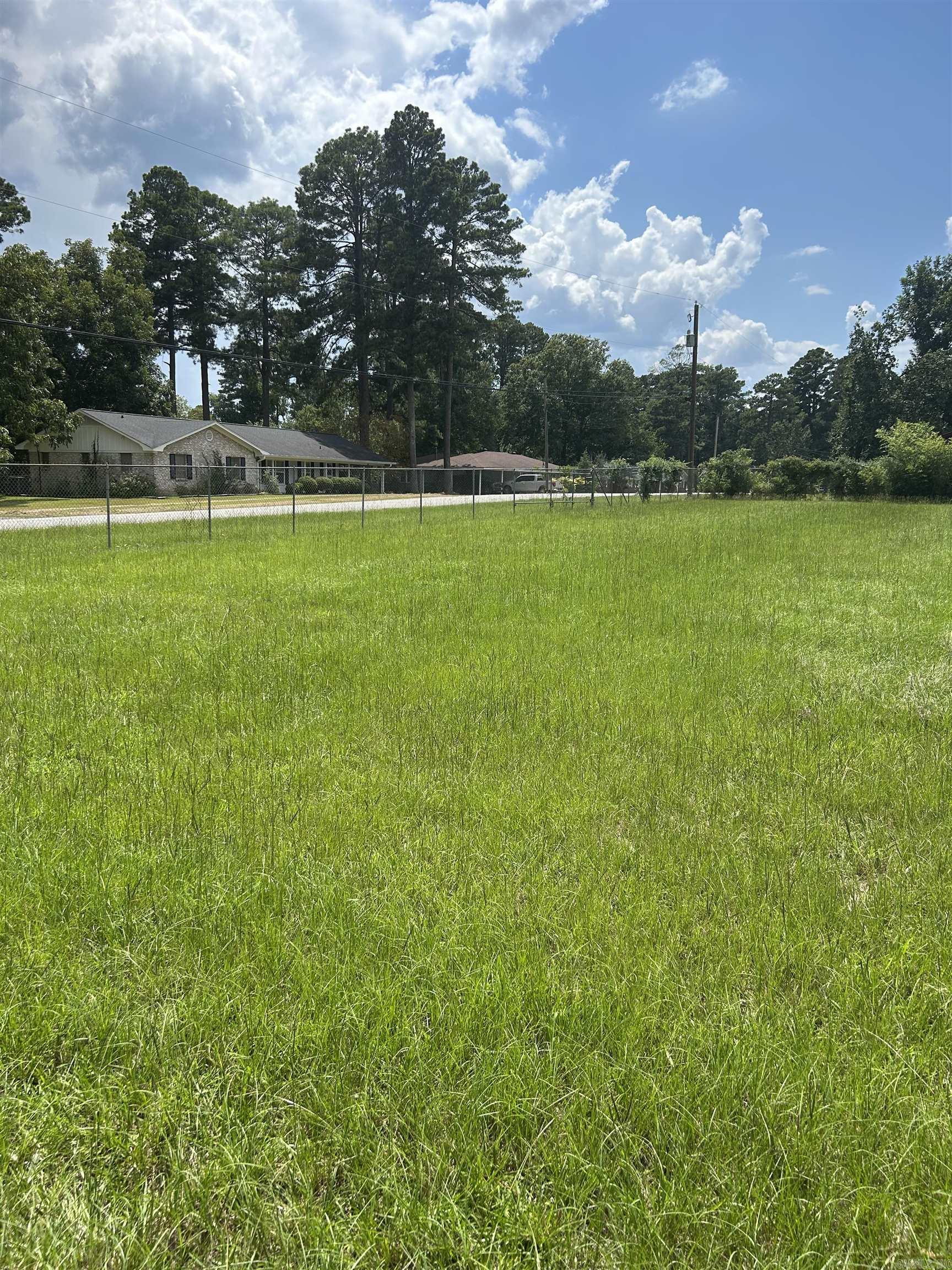 104 Falls Street Property Photo 14