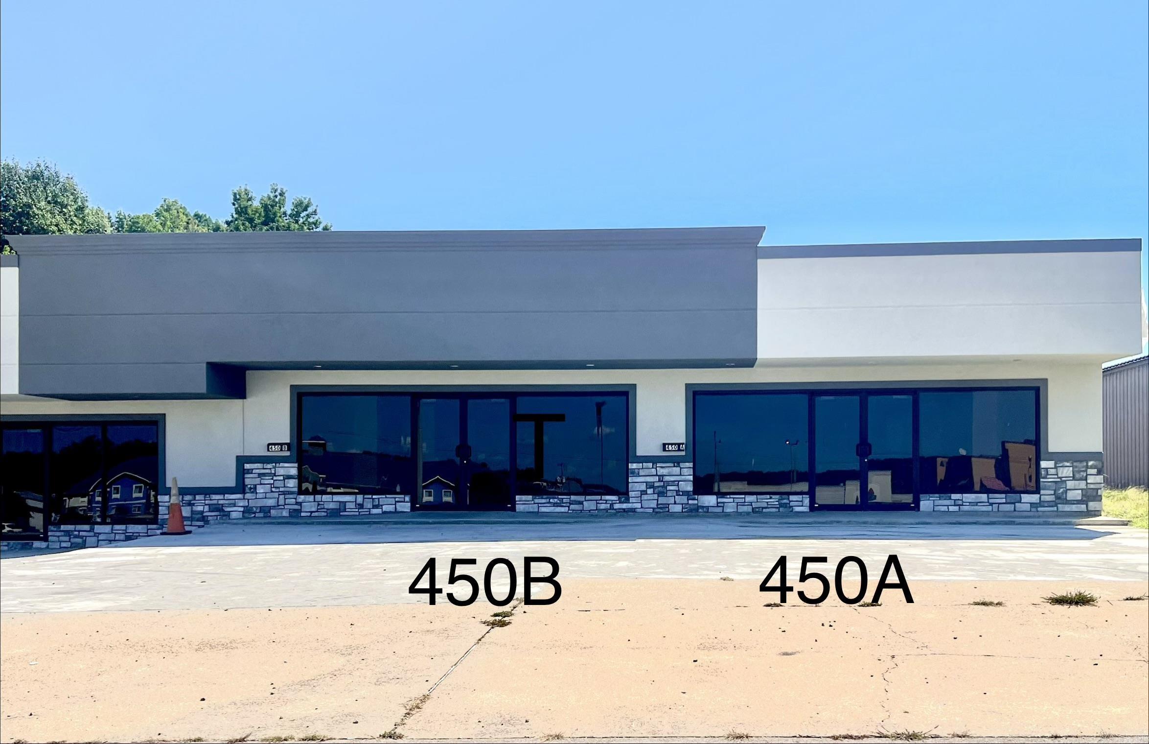 450 N 425 Highway Property Photo 1