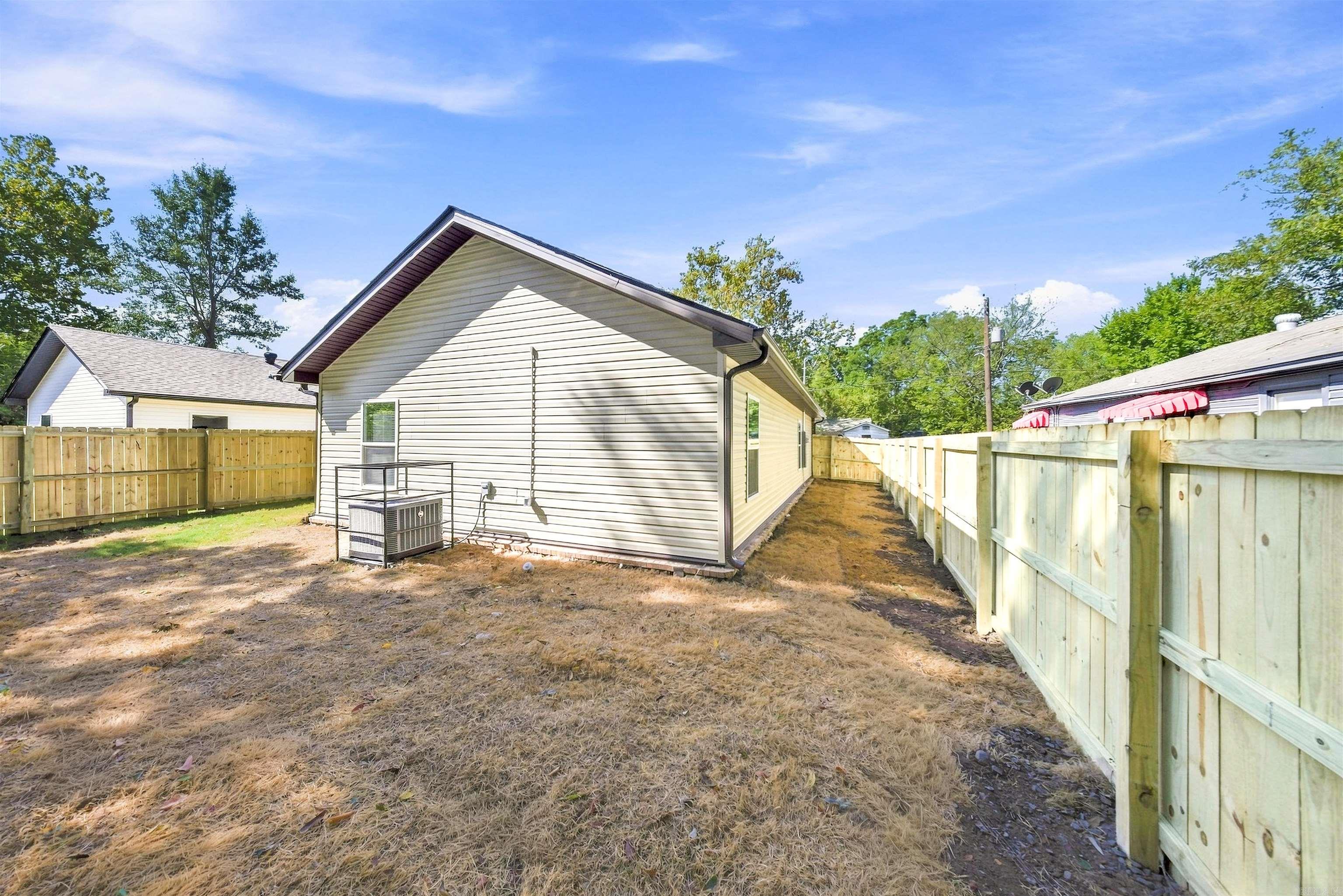 4209.5 Rogers St Property Photo 7