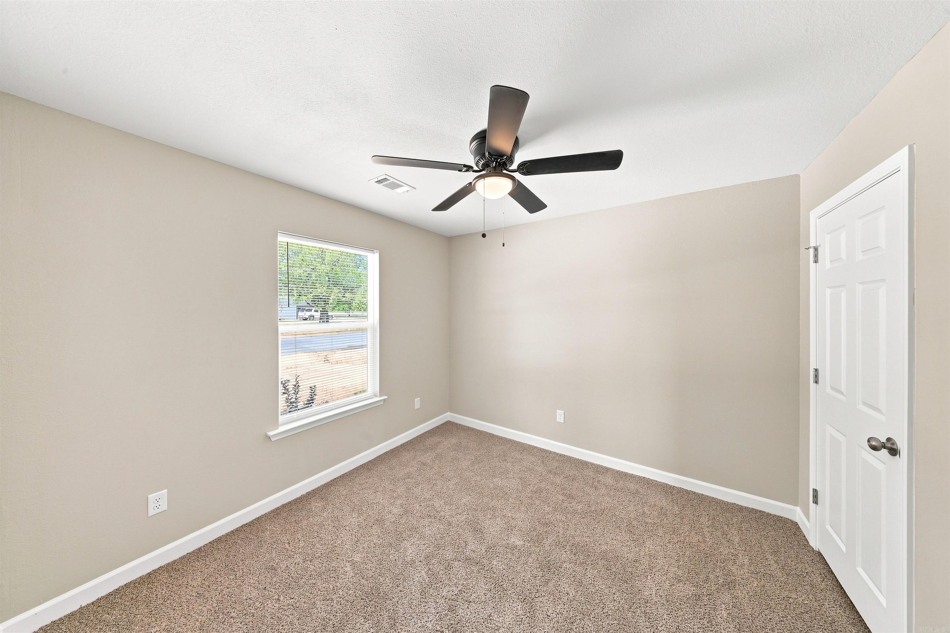 4209.5 Rogers St Property Photo 13