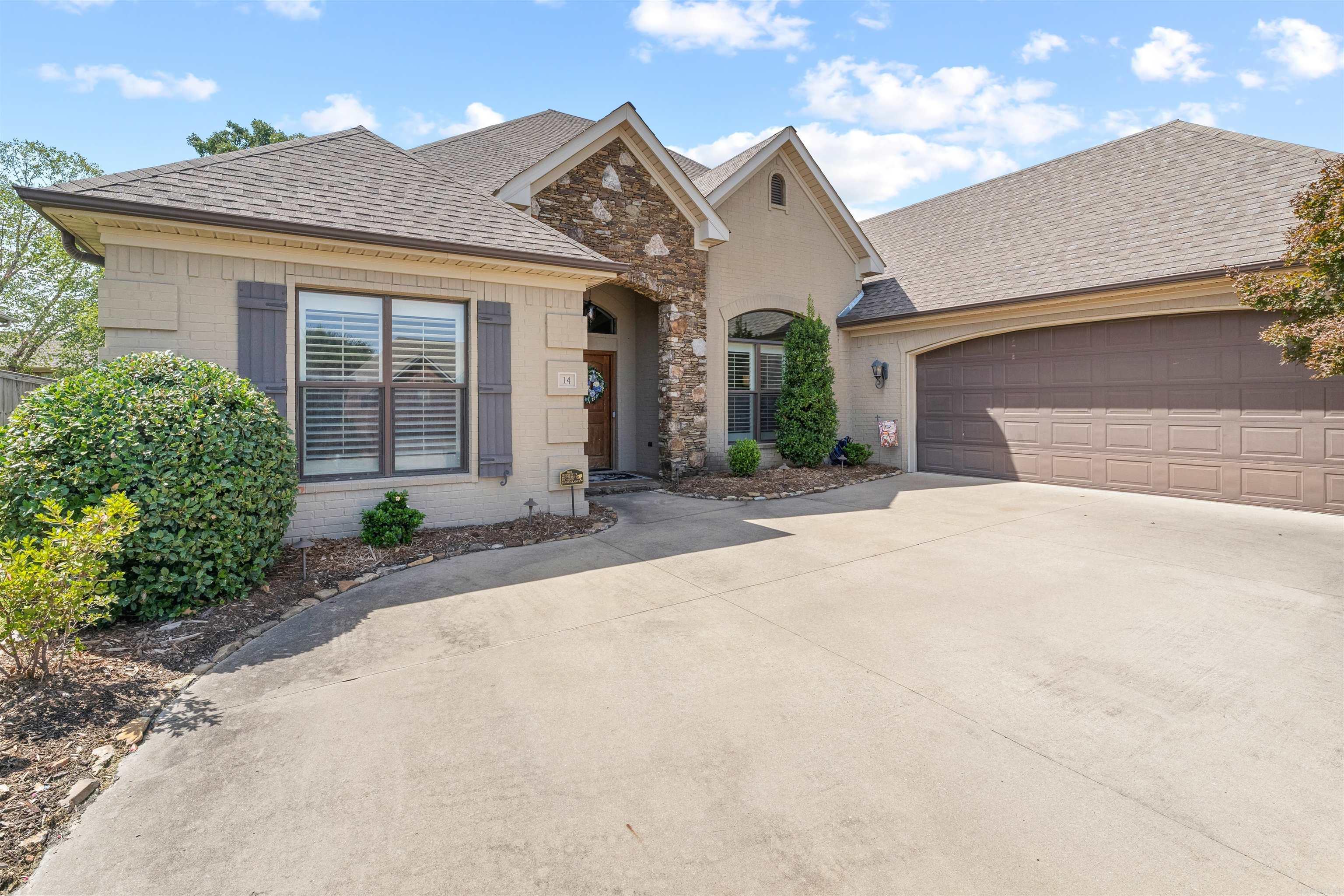 14 Epernay Cir Property Photo 2