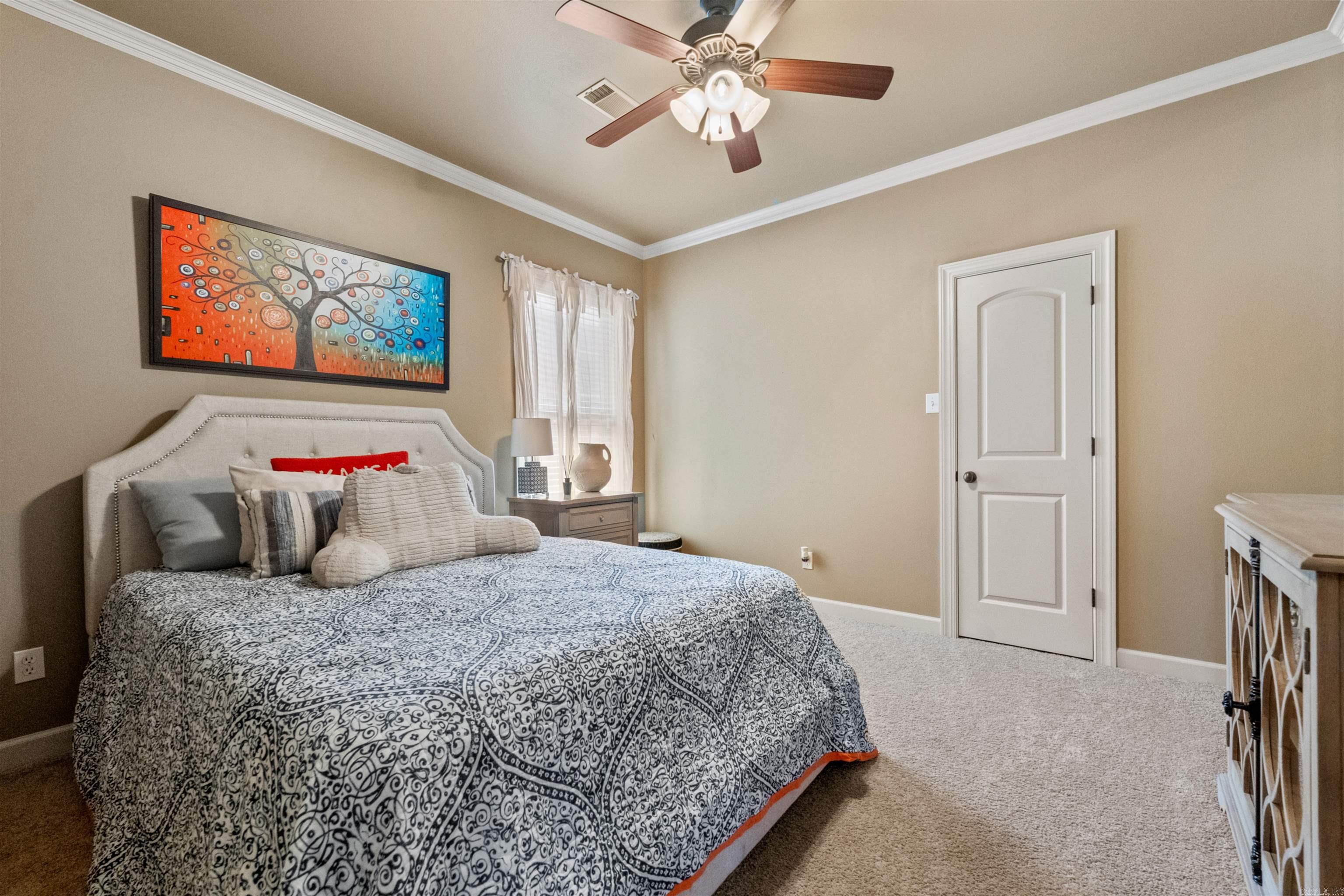 14 Epernay Cir Property Photo 8