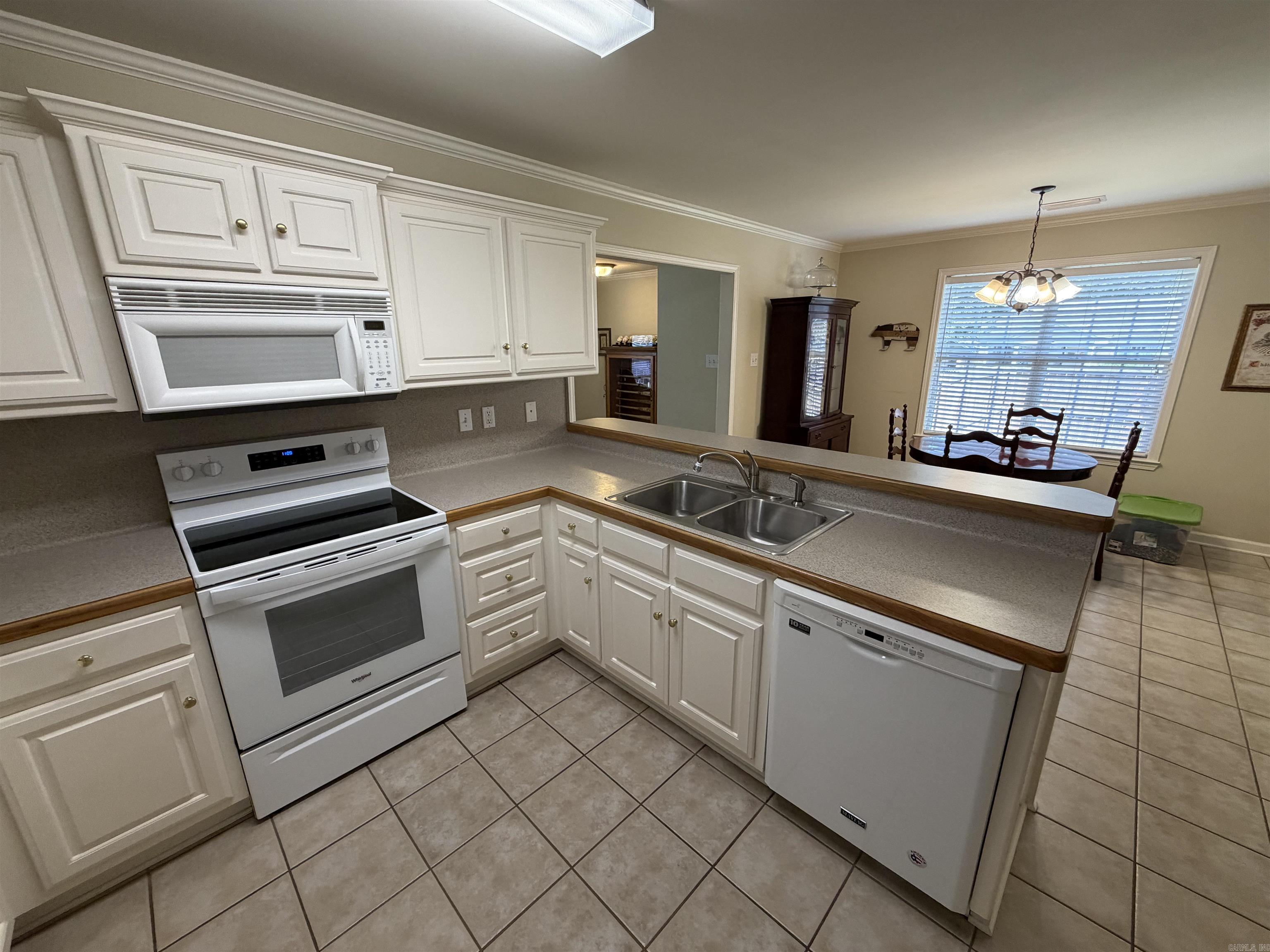 10048 Farris Ave Property Photo 11