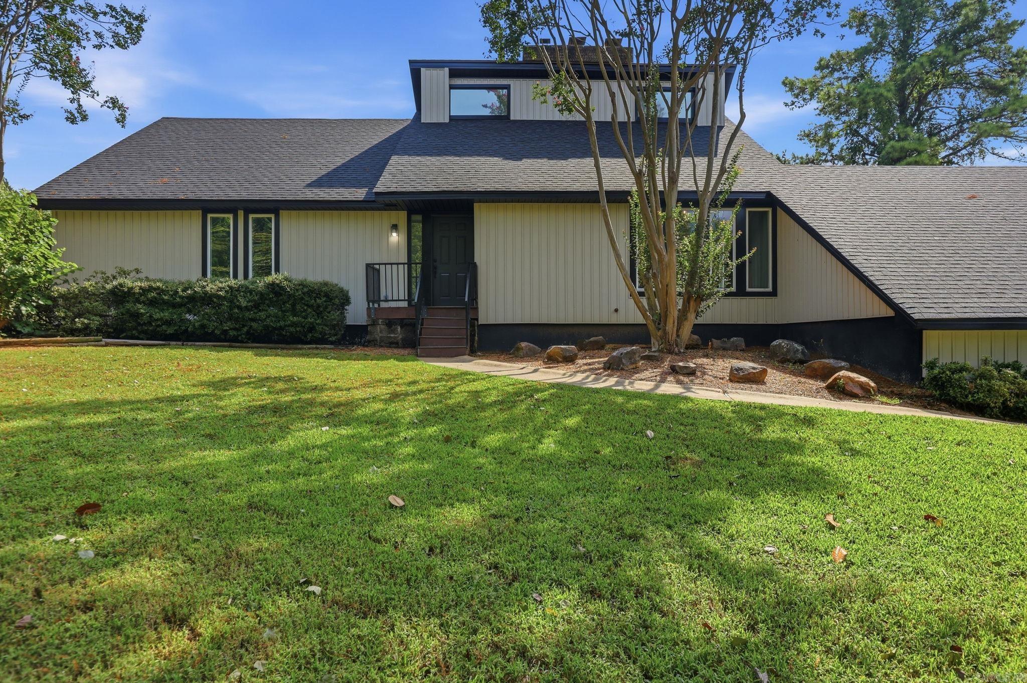 18 Robinwood Drive