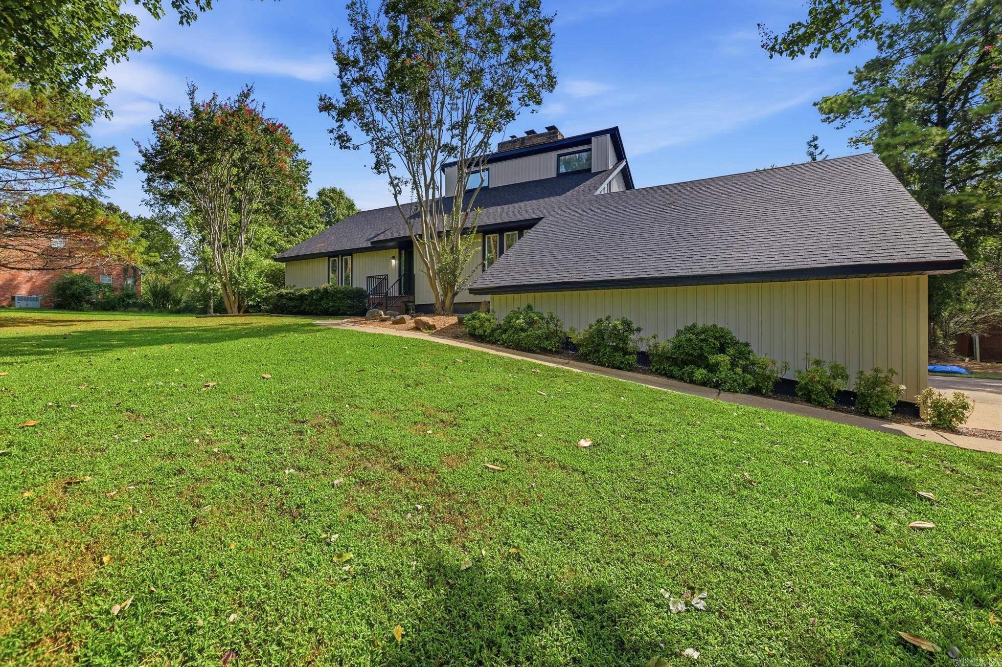 18 Robinwood Drive Property Photo 8