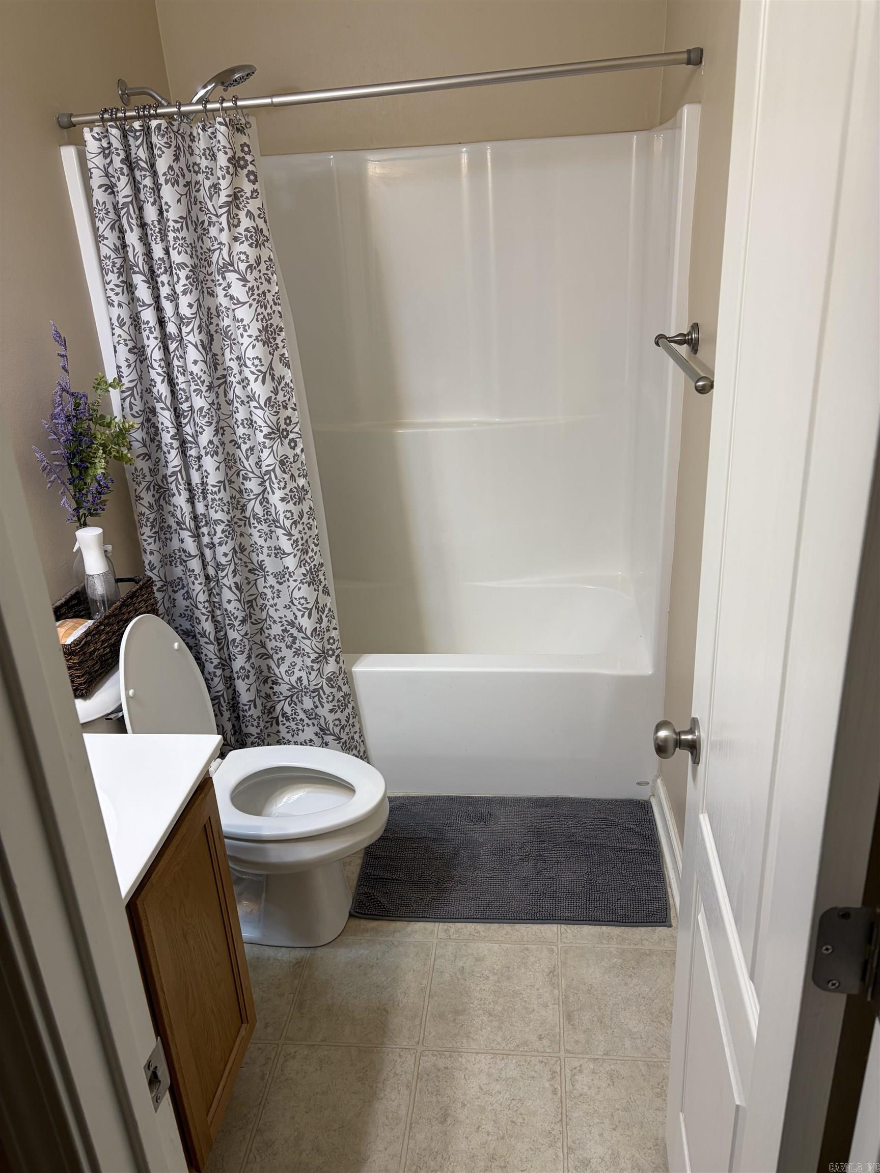 2714 Gage Drive Property Photo 6