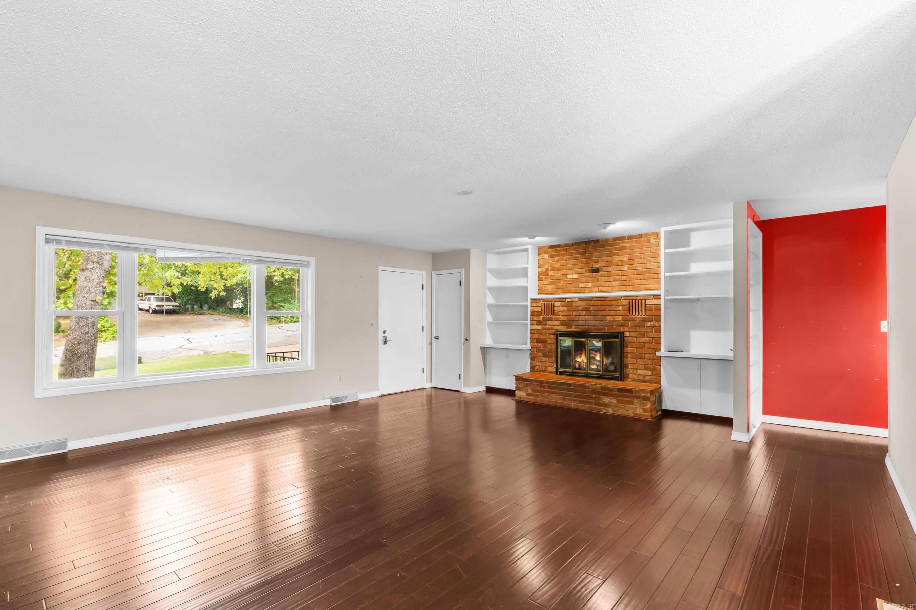 401 Westwood Drive Property Photo 6