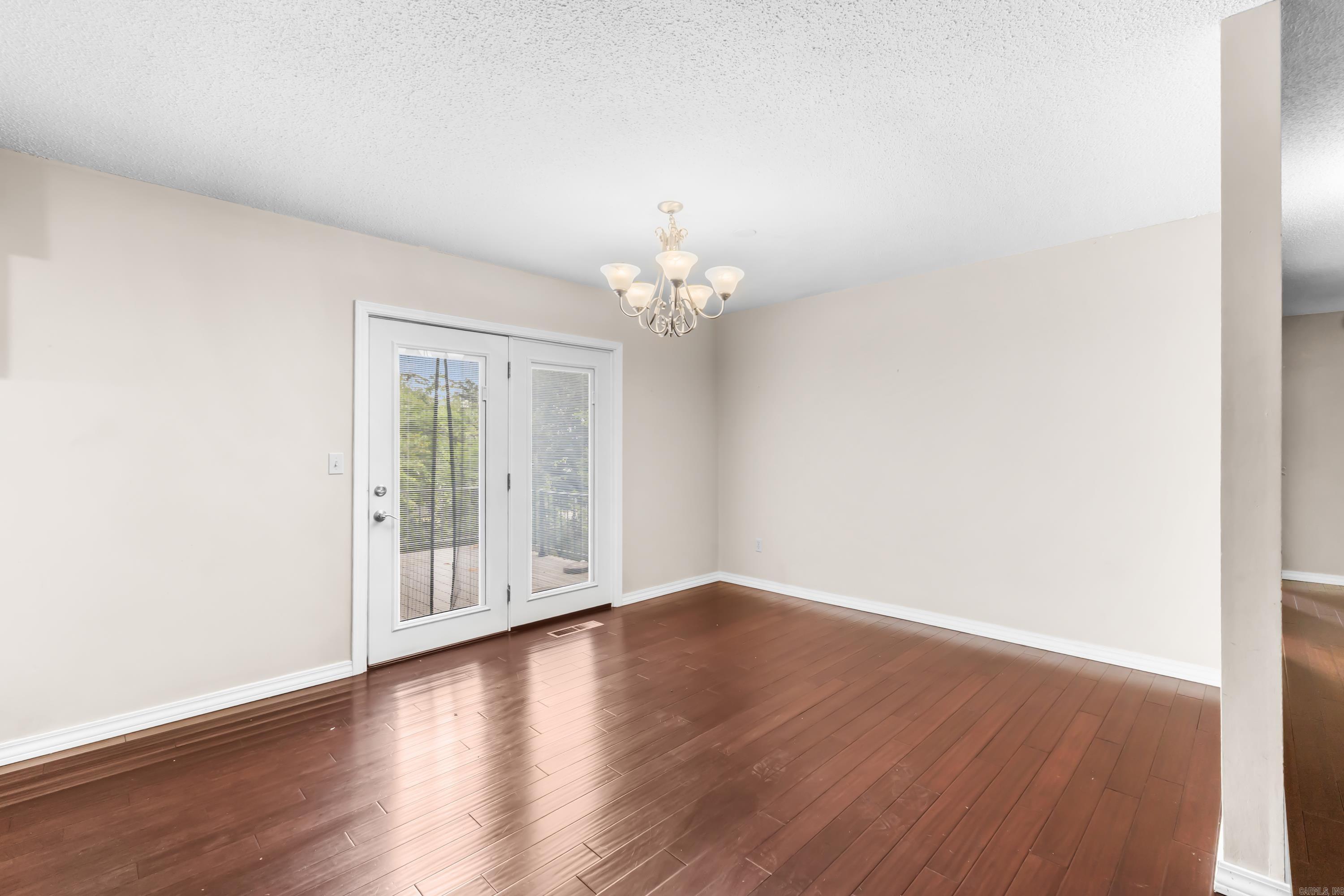 401 Westwood Drive Property Photo 8