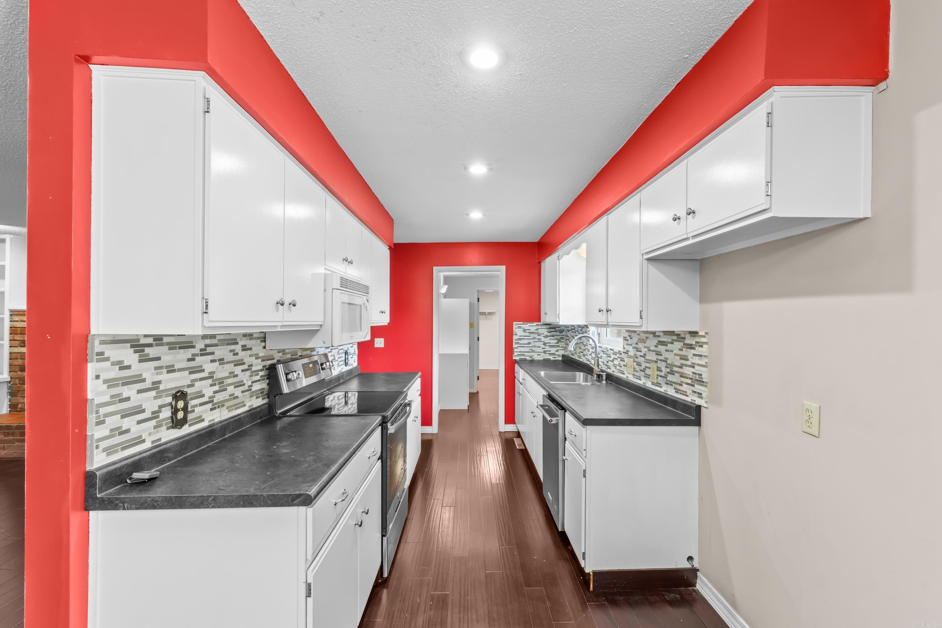 401 Westwood Drive Property Photo 10