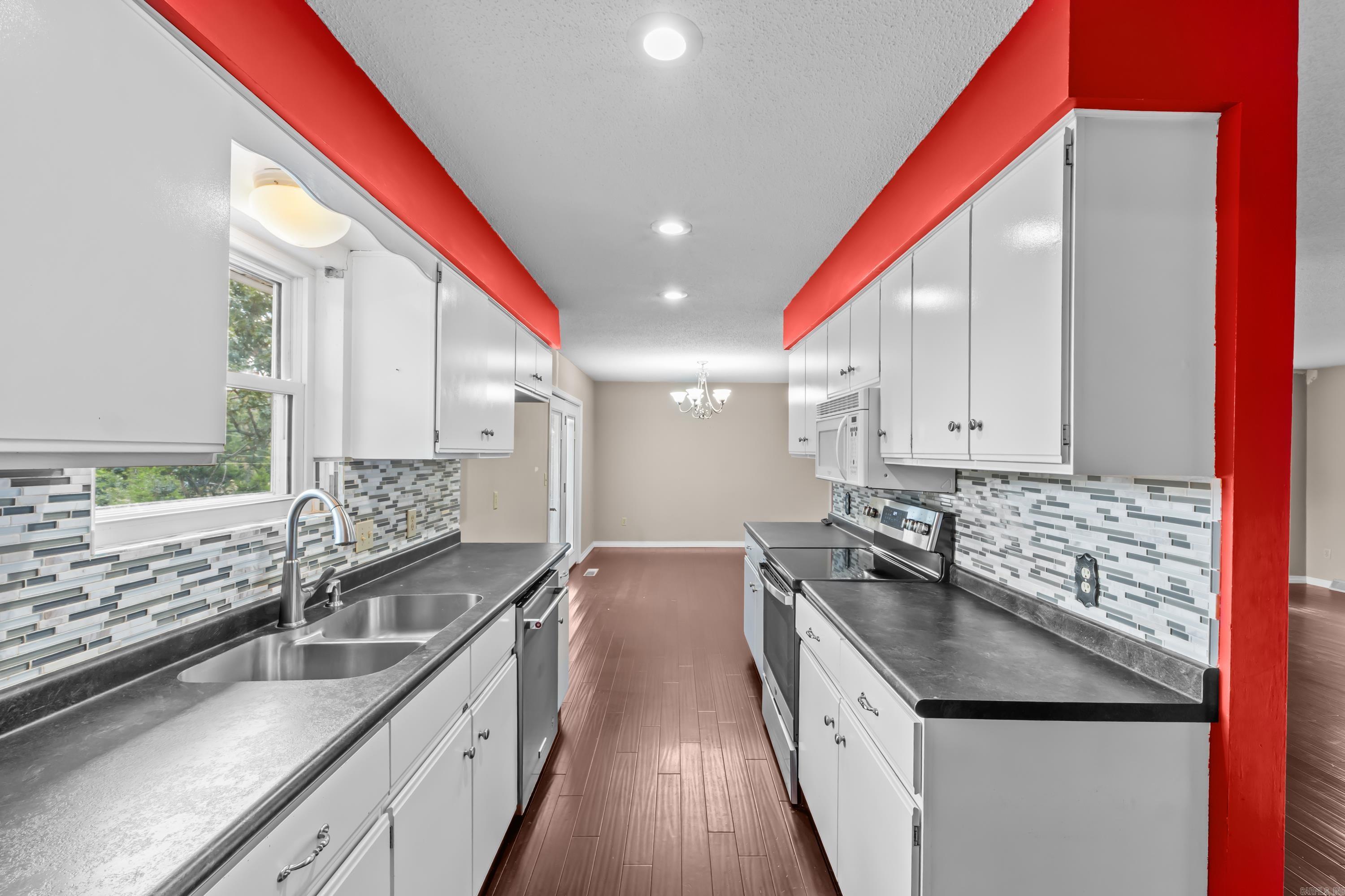 401 Westwood Drive Property Photo 11