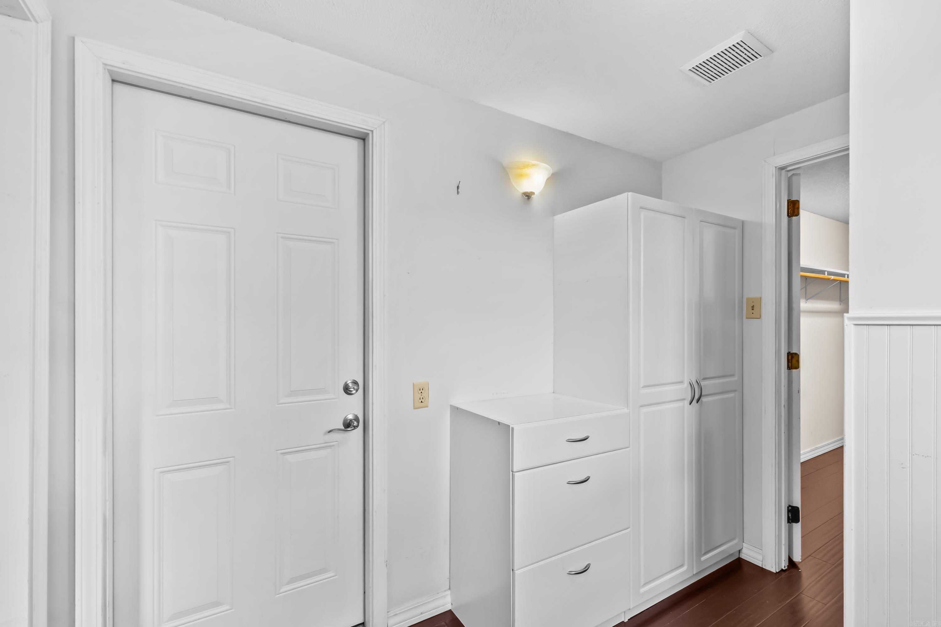 401 Westwood Drive Property Photo 13