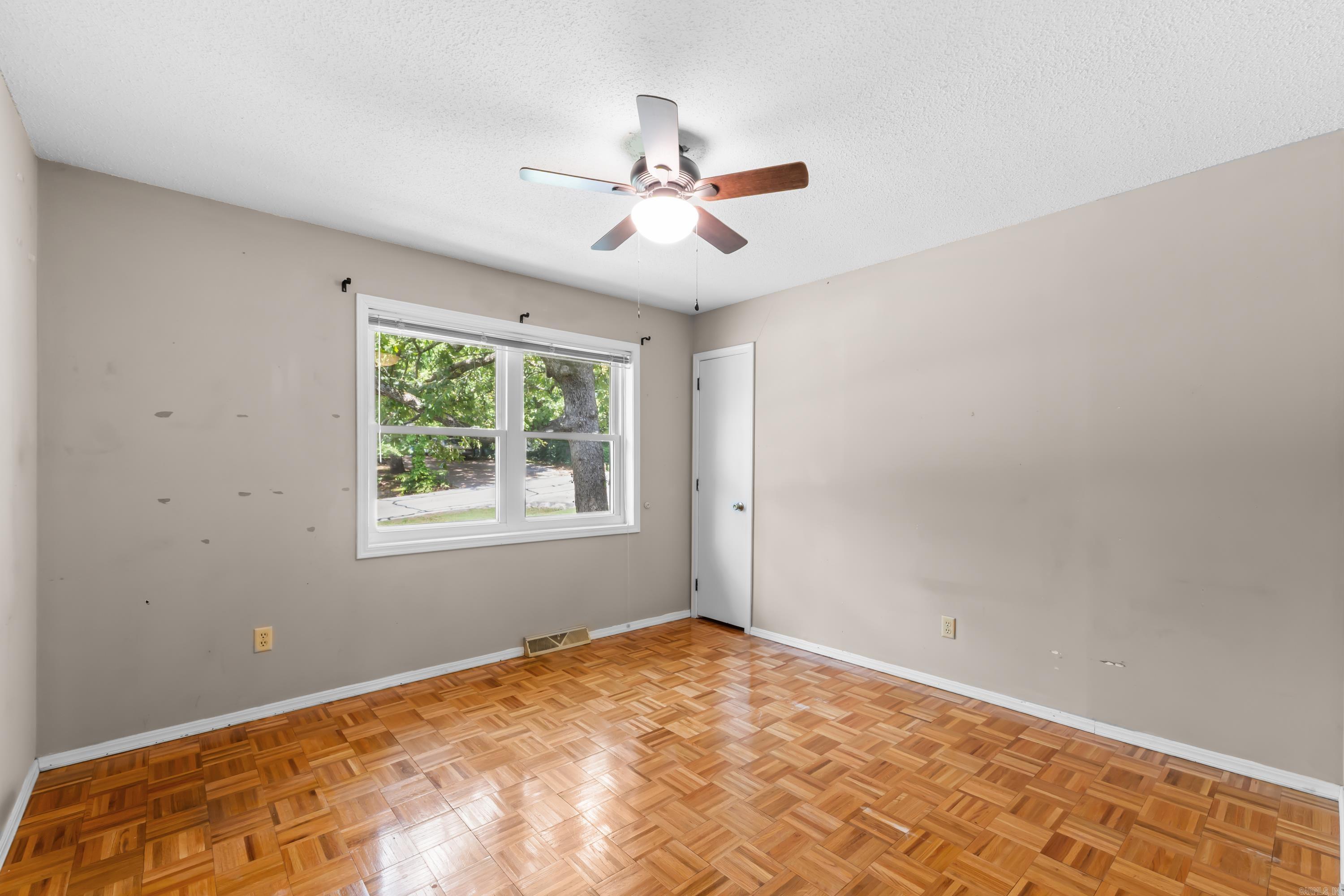401 Westwood Drive Property Photo 18