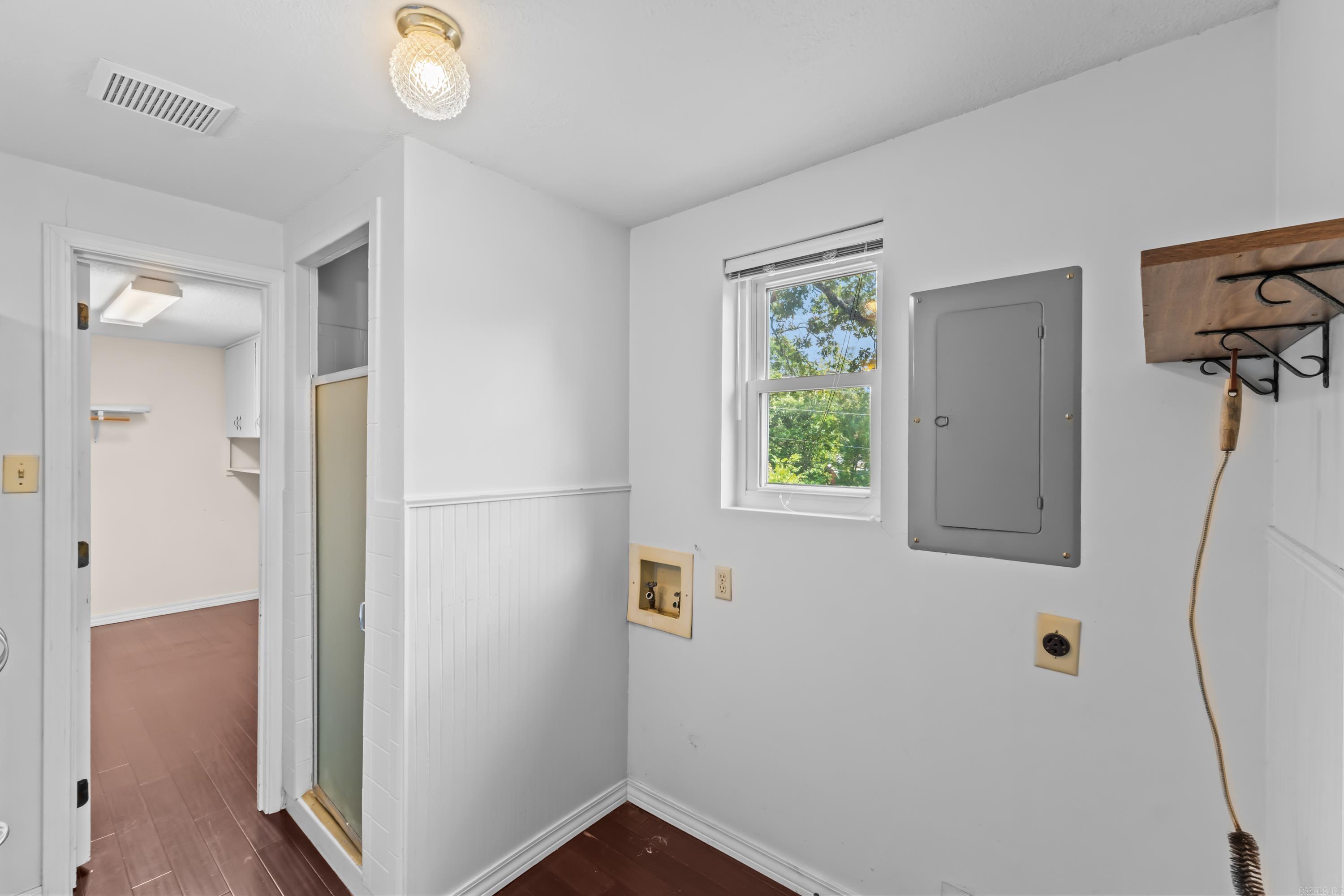 401 Westwood Drive Property Photo 20