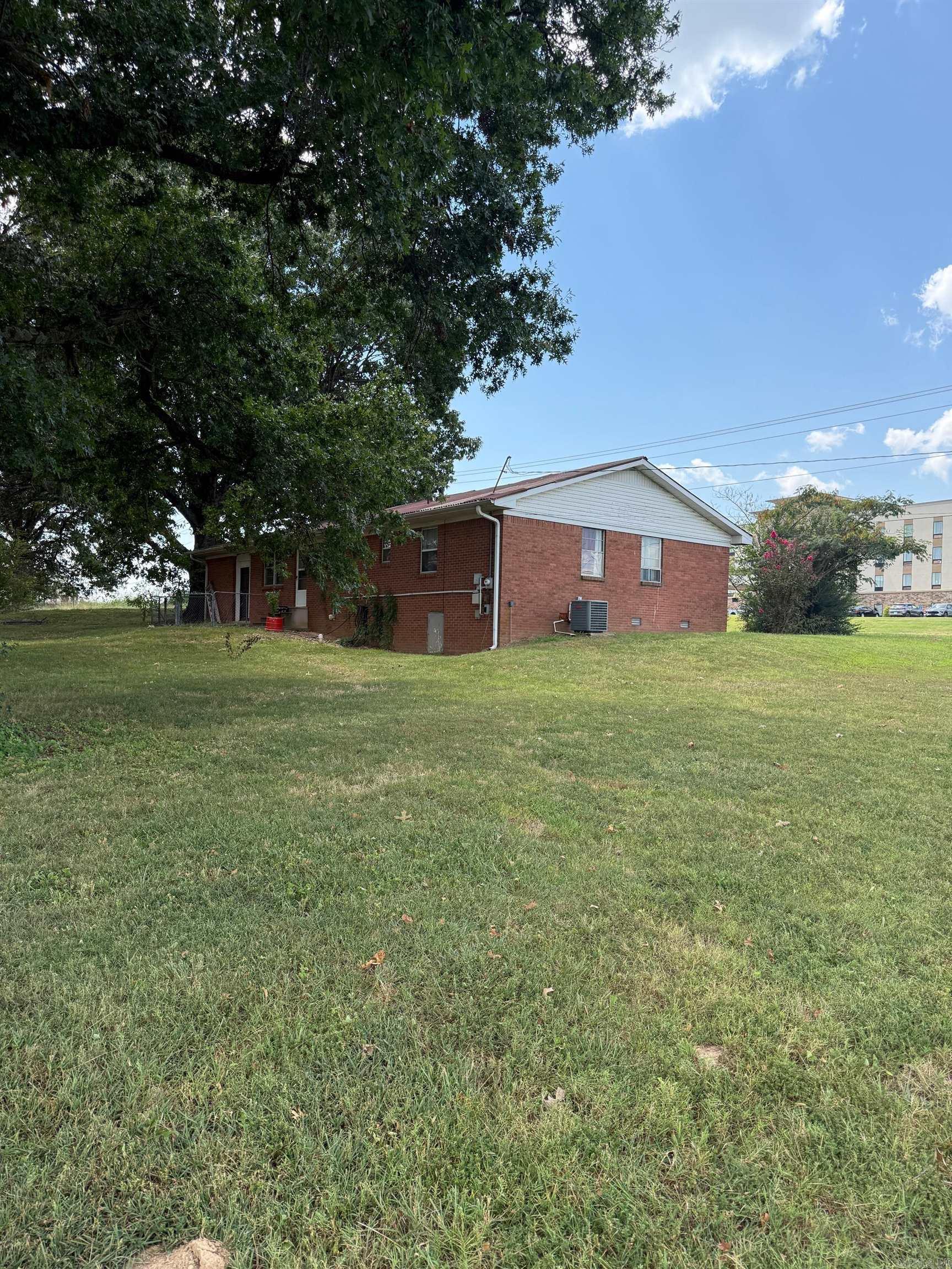 3901 & 3809 Linwood Drive Property Photo 6