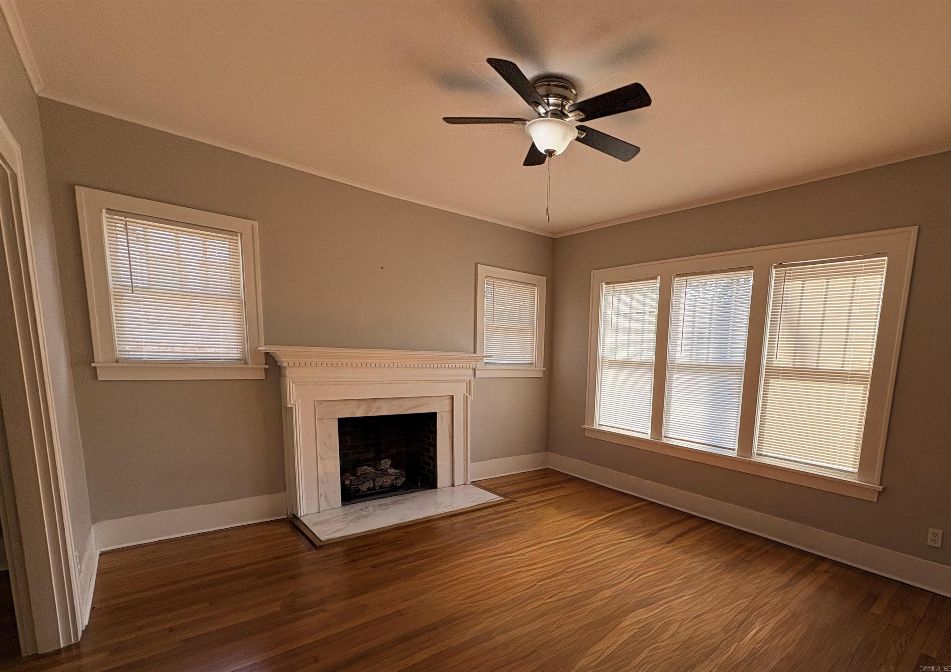 921 N Madison Avenue Property Photo 3