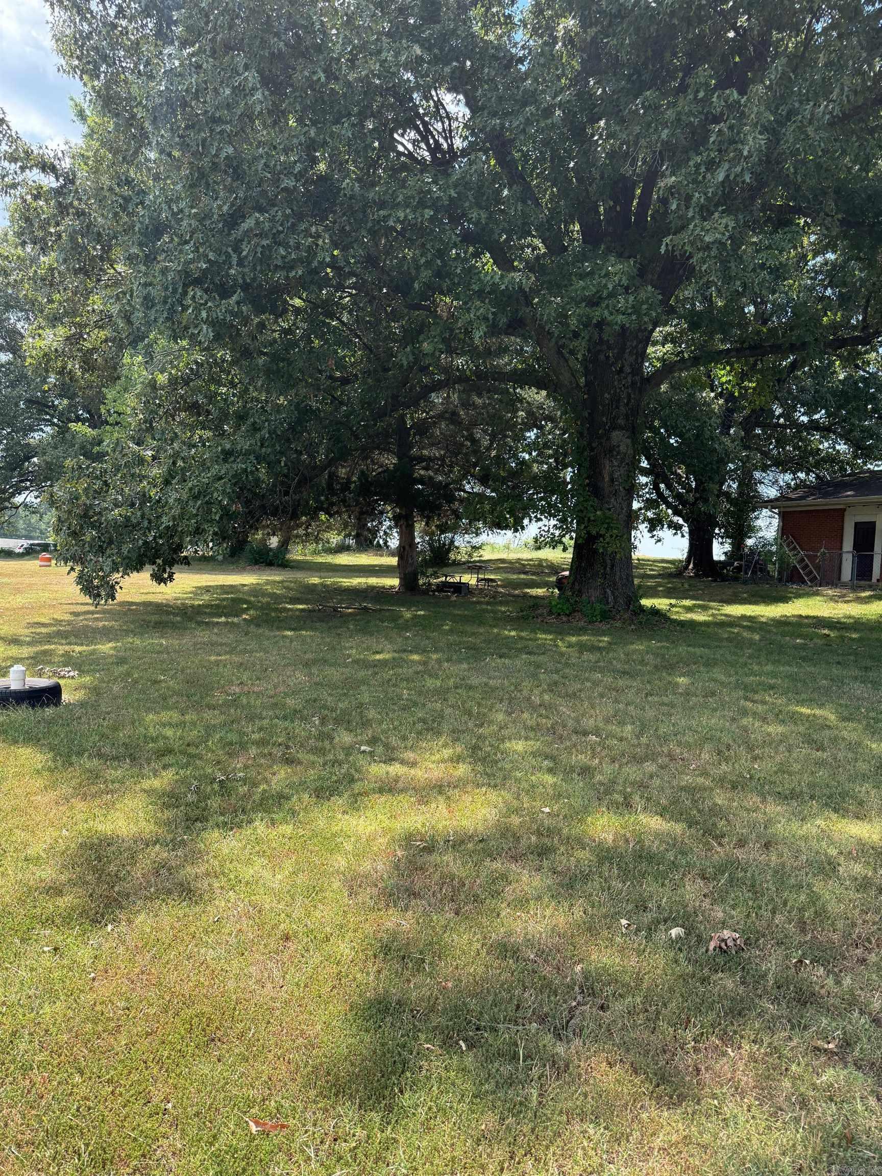 3901 & 3809 Linwood Drive Property Photo 5