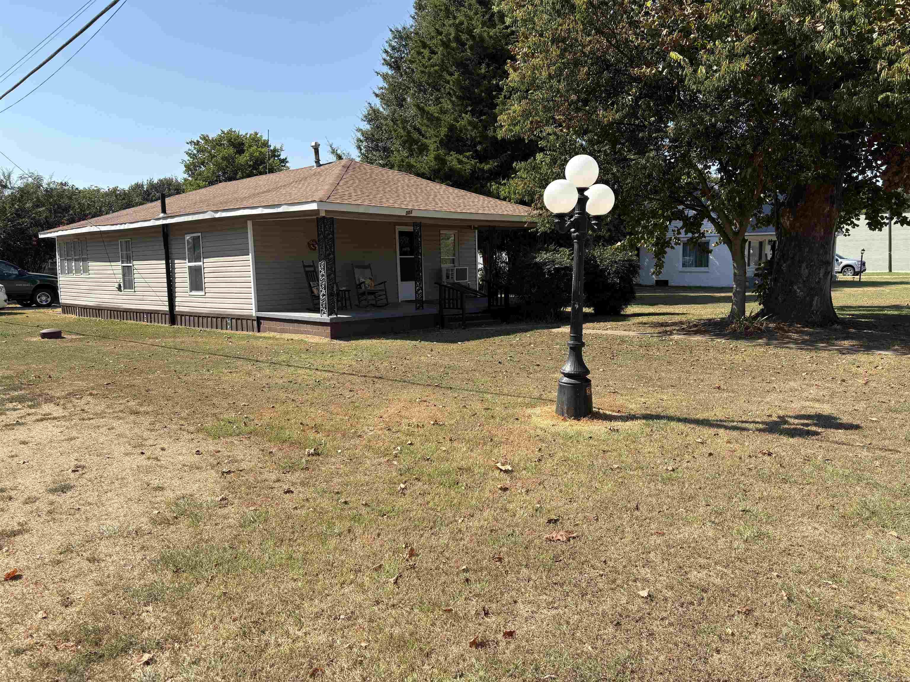 301 New York Avenue Property Photo 2