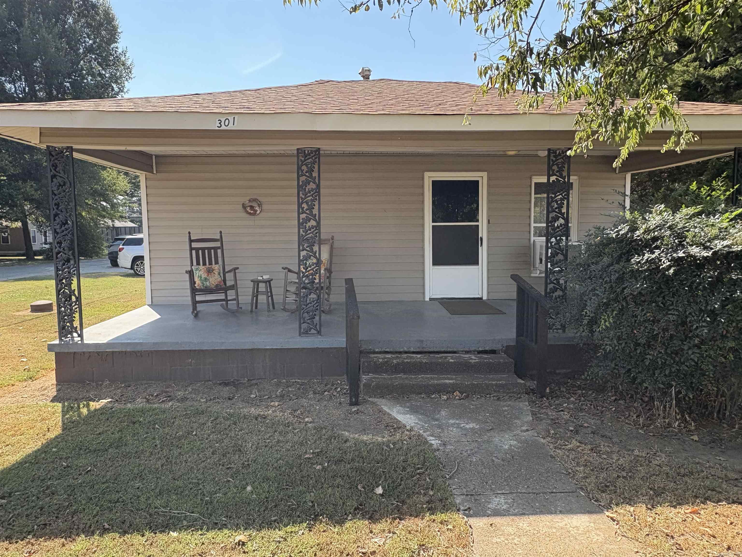 301 New York Avenue Property Photo 3