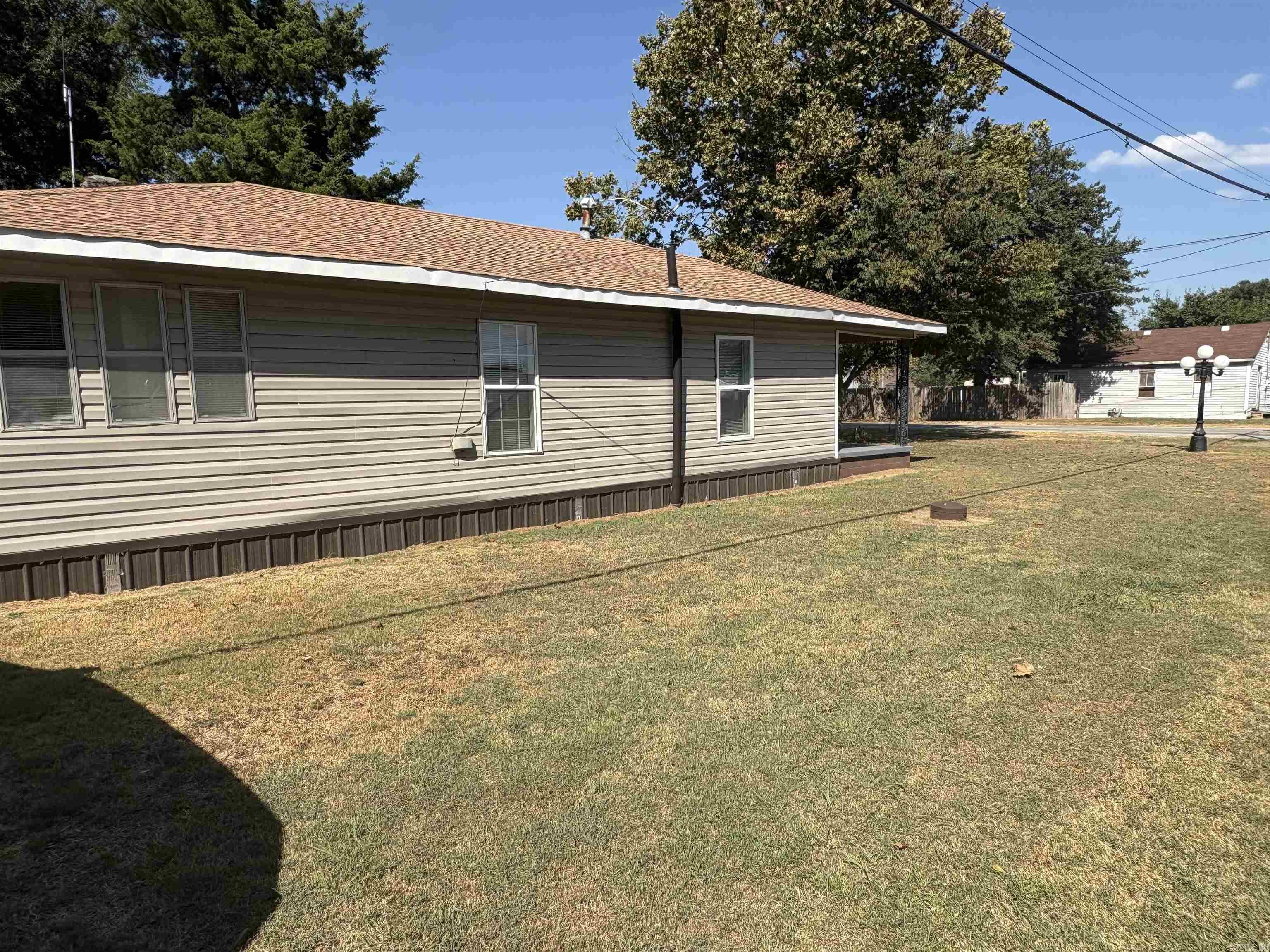 301 New York Avenue Property Photo 6